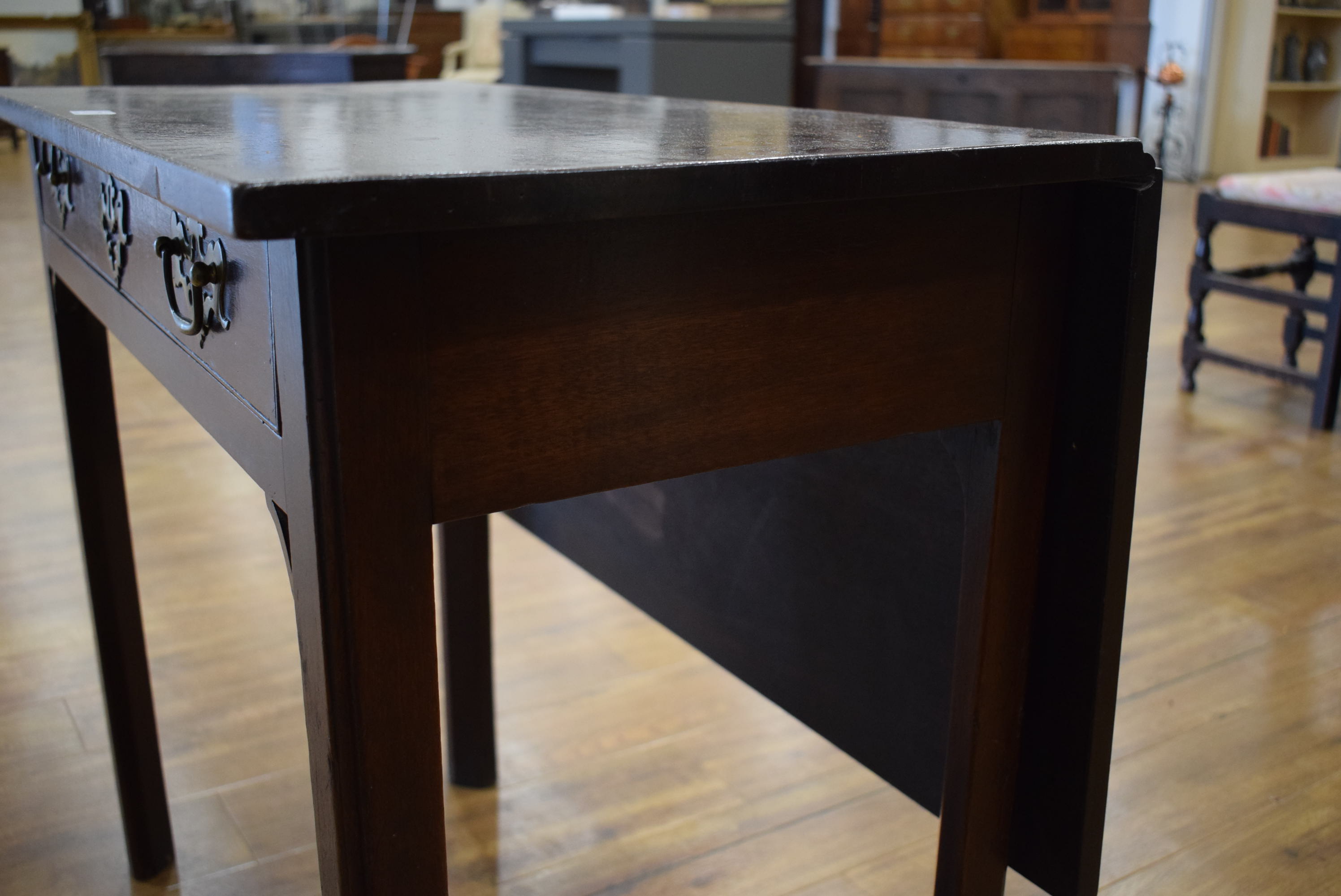 An 18th century Cuban mahogany side/tea table, the folding surface over a single frieze drawer, - Image 6 of 26