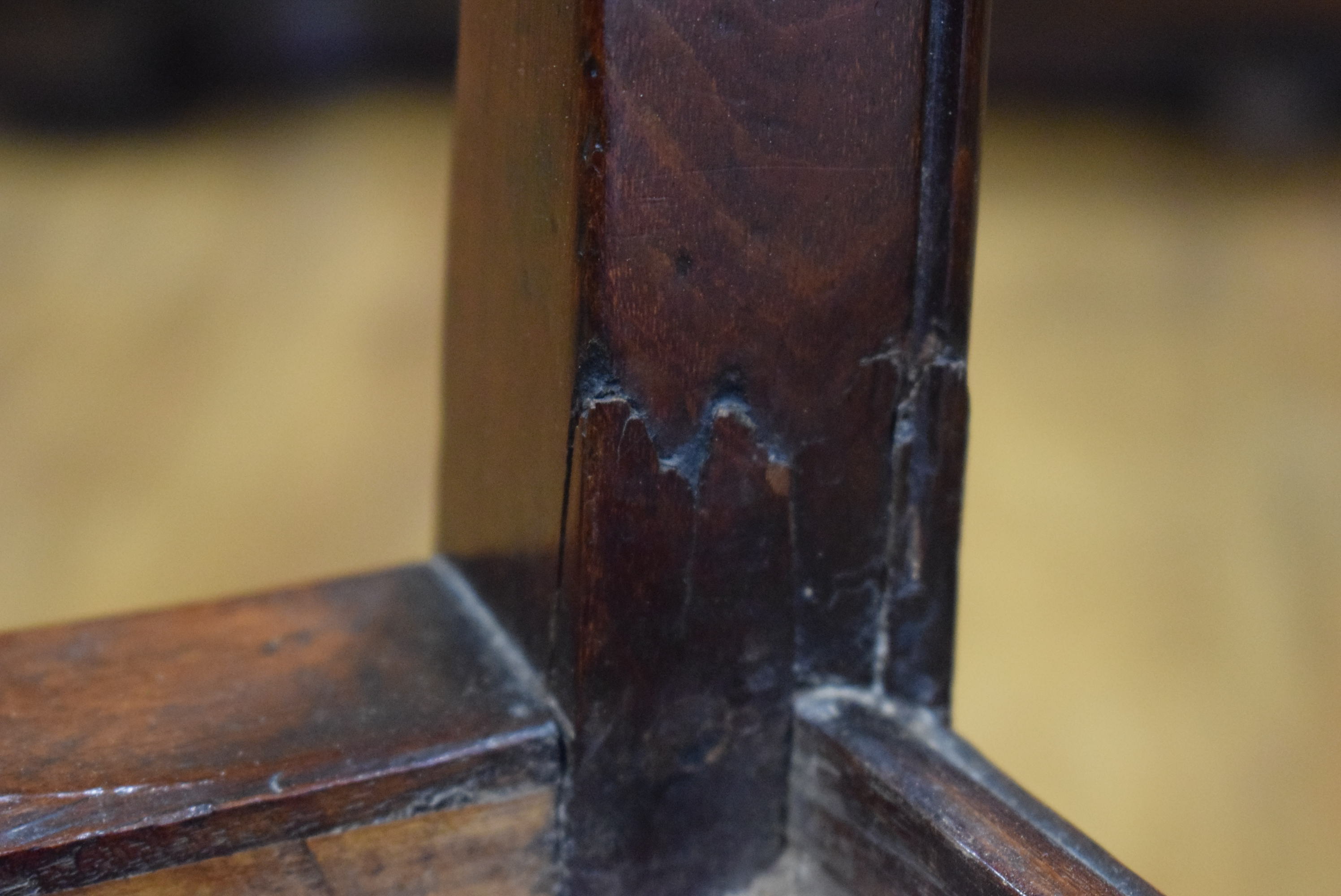 An 18th century Welsh oak side chair with a wheel back, c. - Image 25 of 34