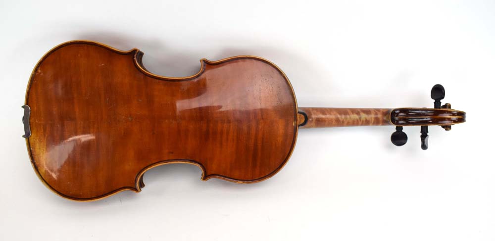 A 19th century violin, bearing a paper label 'Matteo F. - Image 12 of 12