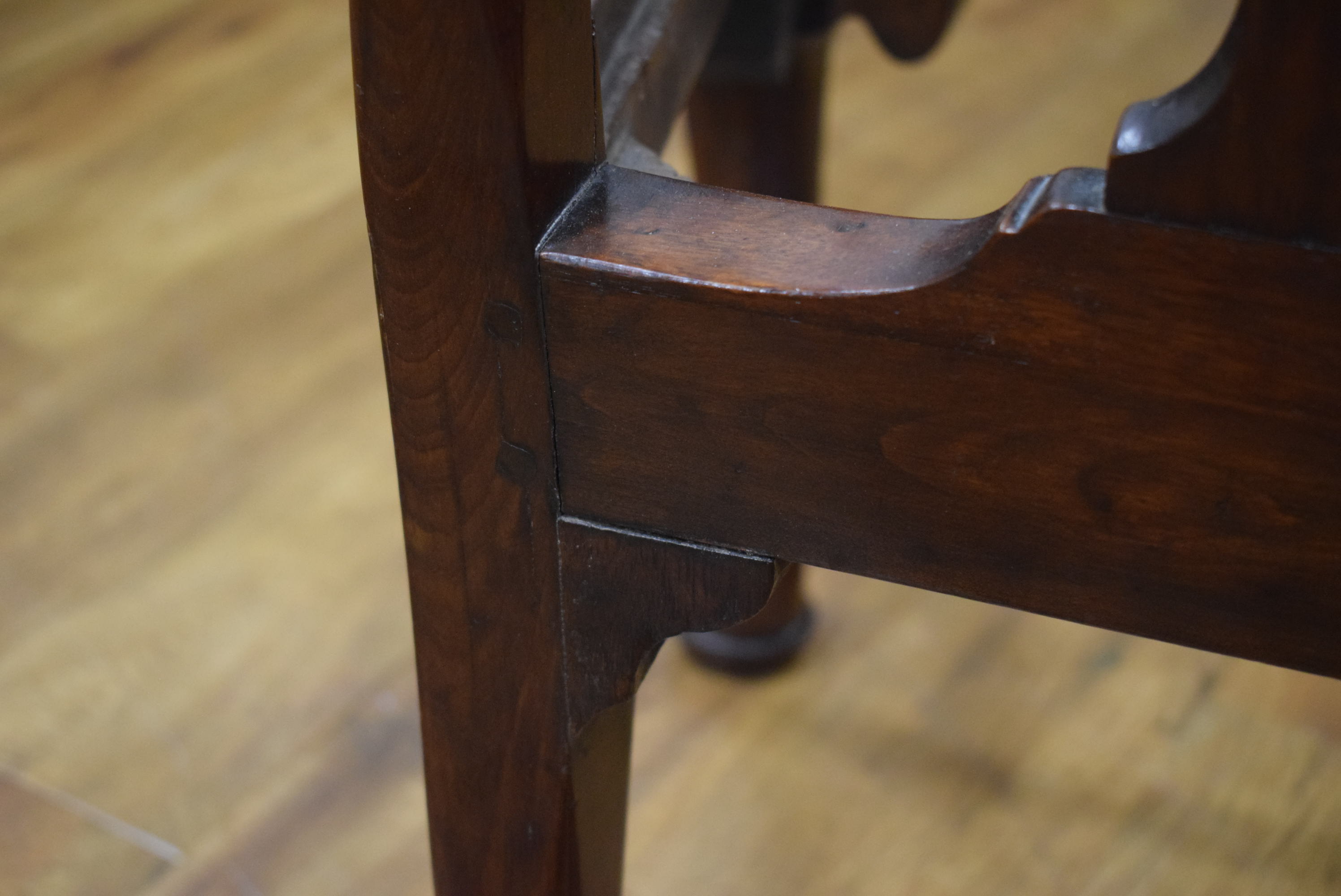 An 18th century Welsh oak side chair with a wheel back, c. - Image 20 of 34