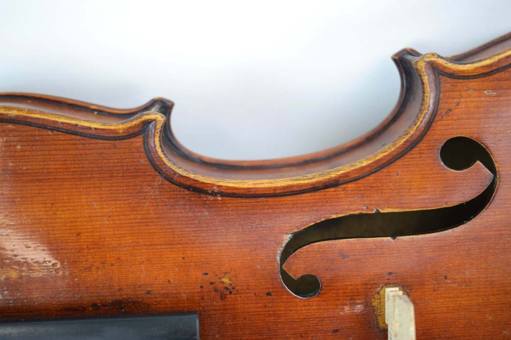 A 19th century violin, bearing a paper label 'Matteo F. - Image 5 of 12