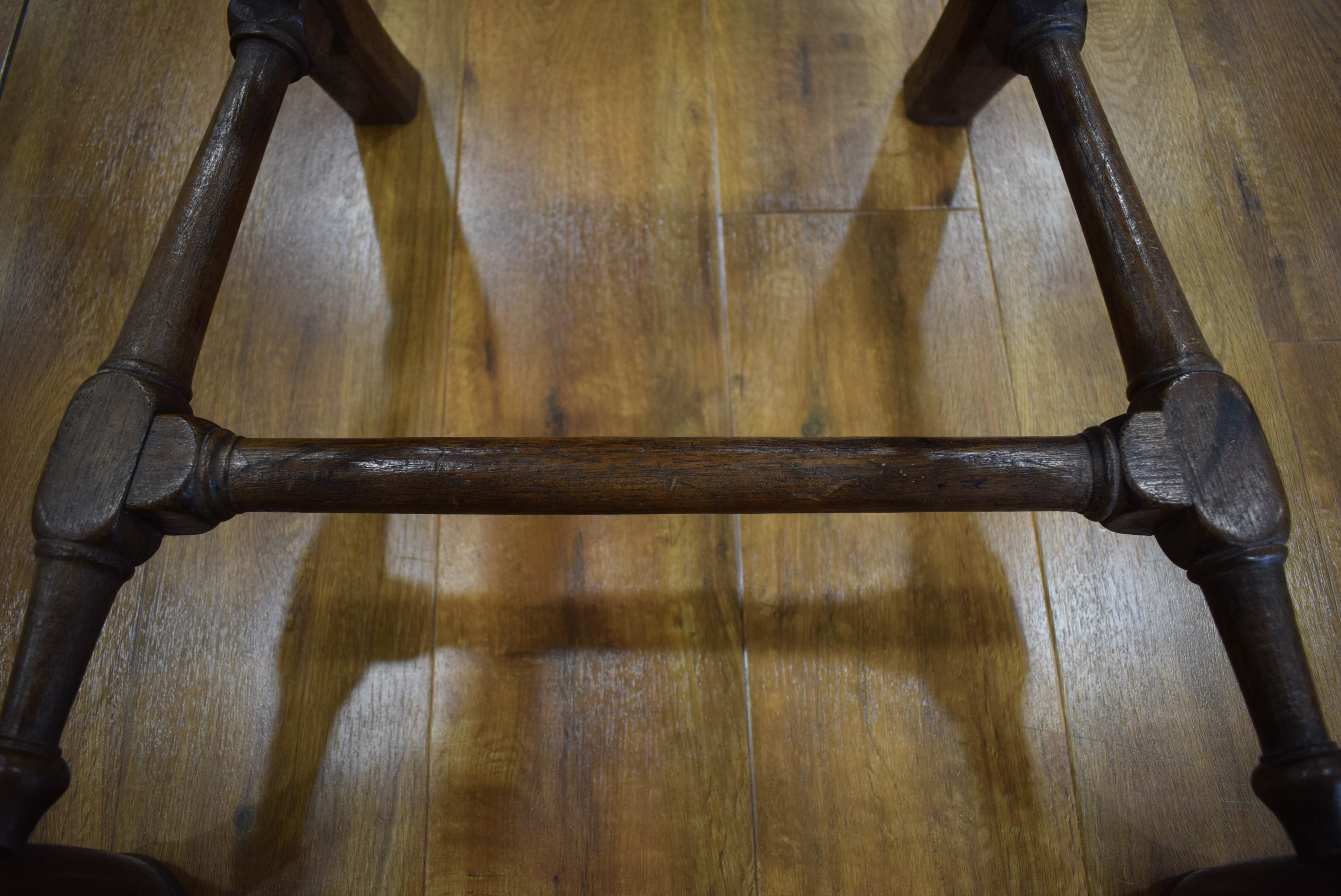 An 18th century Welsh oak side chair with a wheel back, c. - Image 4 of 34