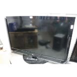 (31) LG 32'' TV with remote