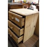 Pine 3 drawer bedside unit