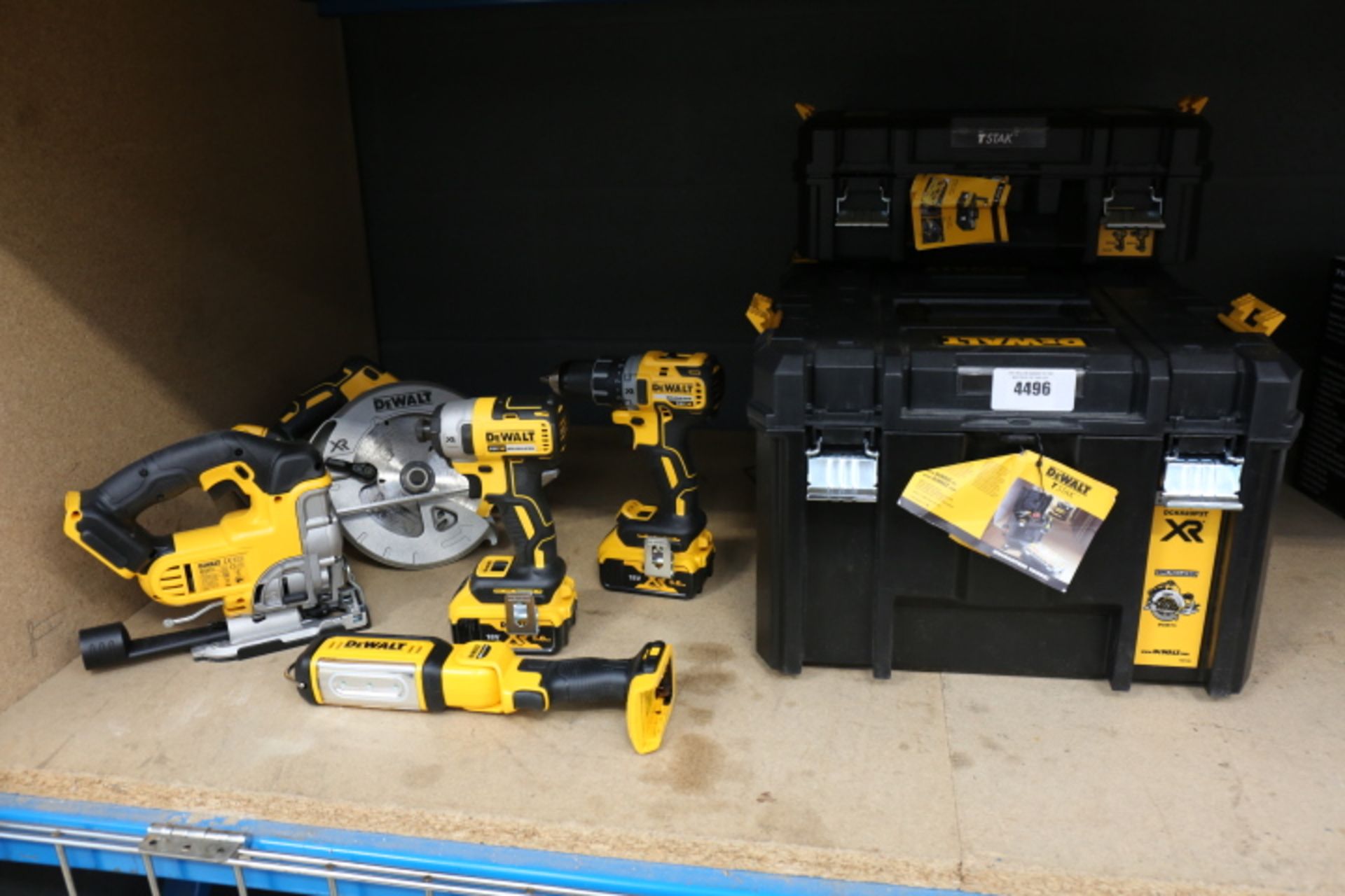 4649 Dewalt toolkit inc. circular saw, jigsaw, torch, impact drive and drill with 3 batteries no