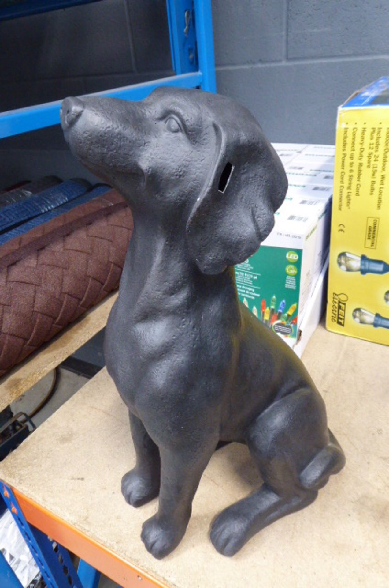 Boxed dog statue - Image 2 of 3