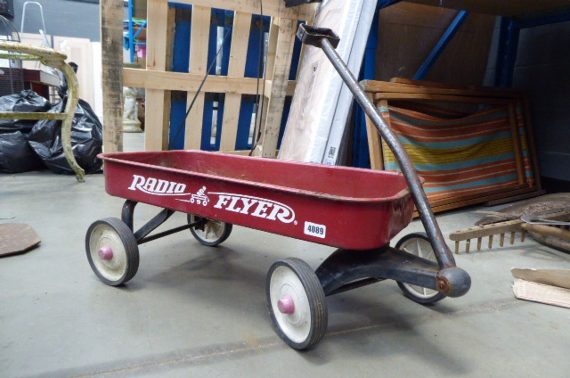 Radio Flyer pull along cart