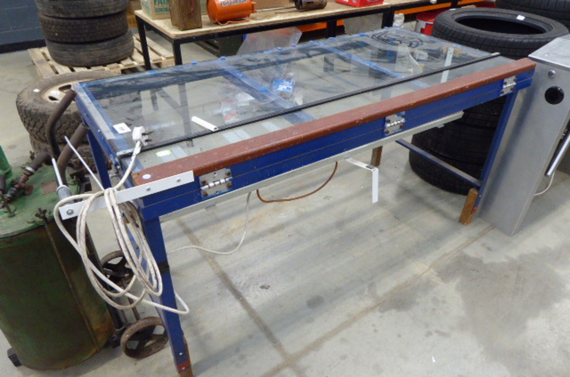 (92) Large lighting bench - Image 2 of 2