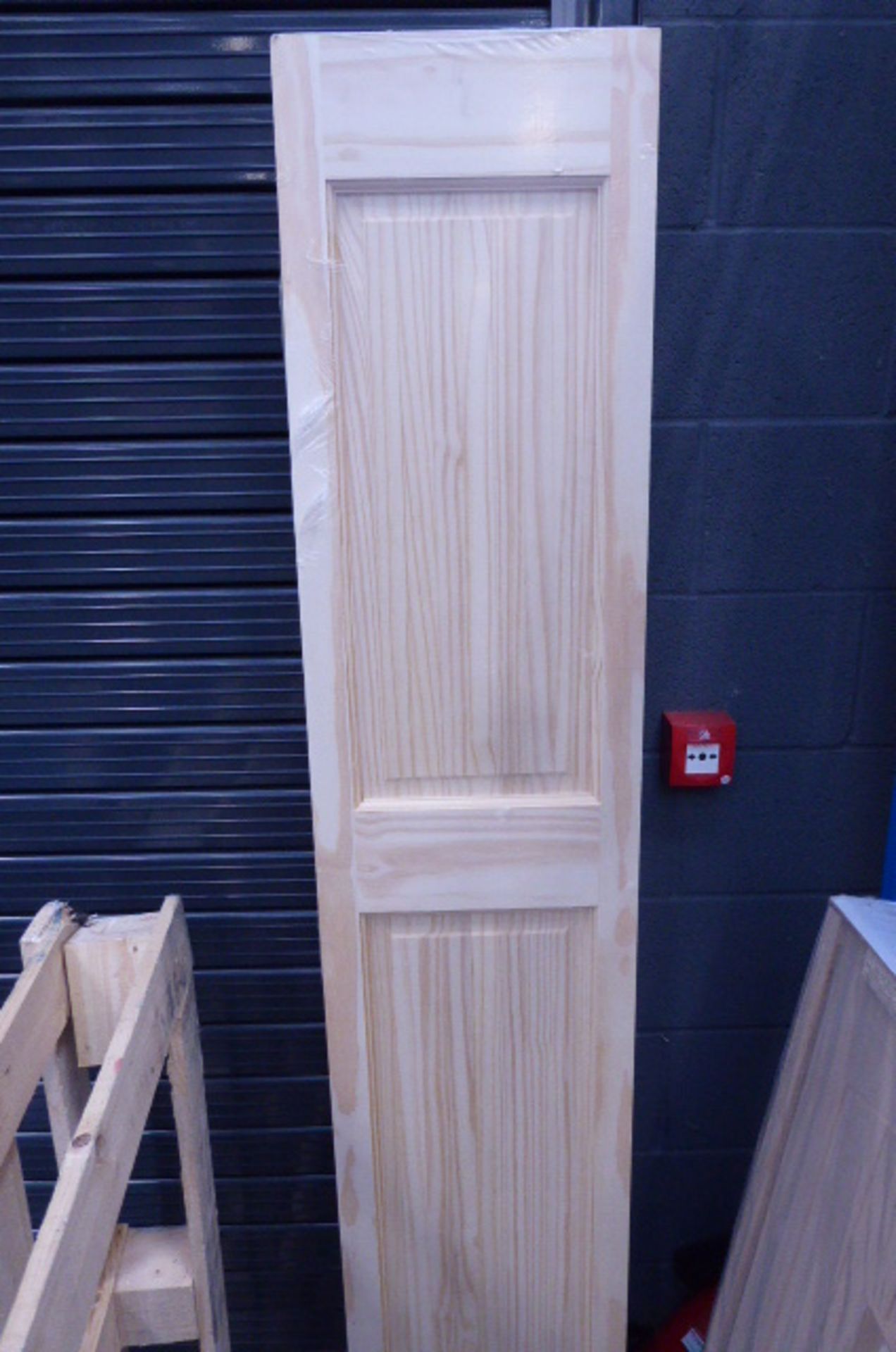 Pine bi-fold door - Image 2 of 3