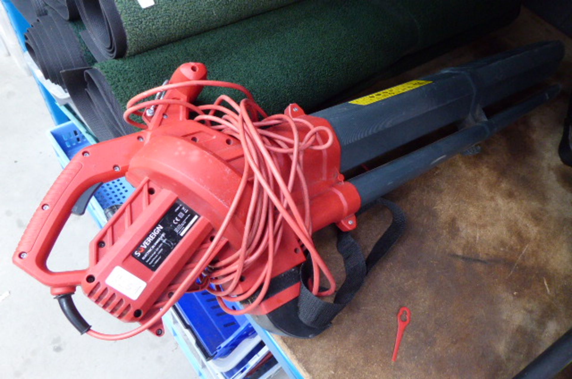 Sovereign electric leaf blower - Image 2 of 2