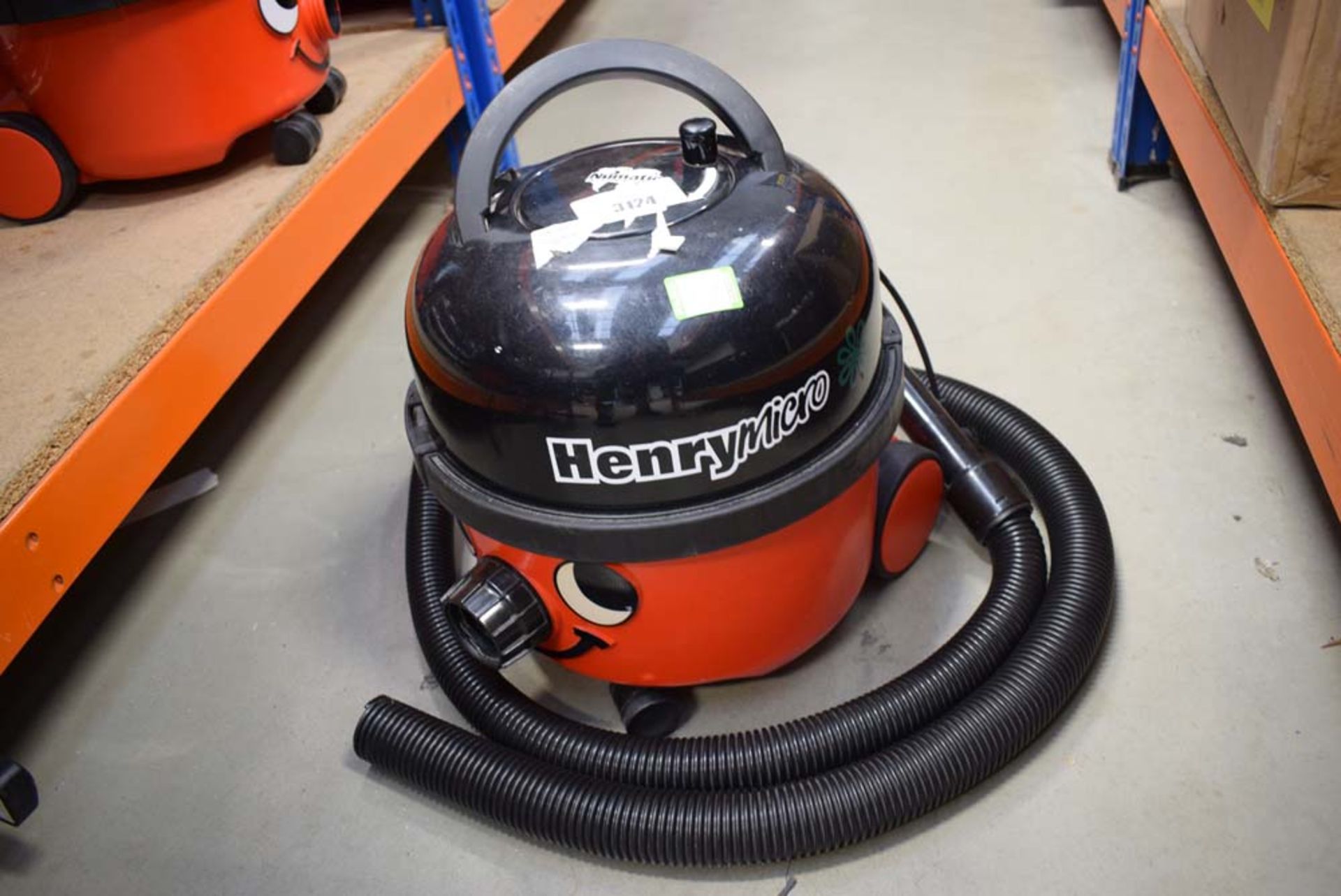 Henry micro vacuum cleaner plus pole