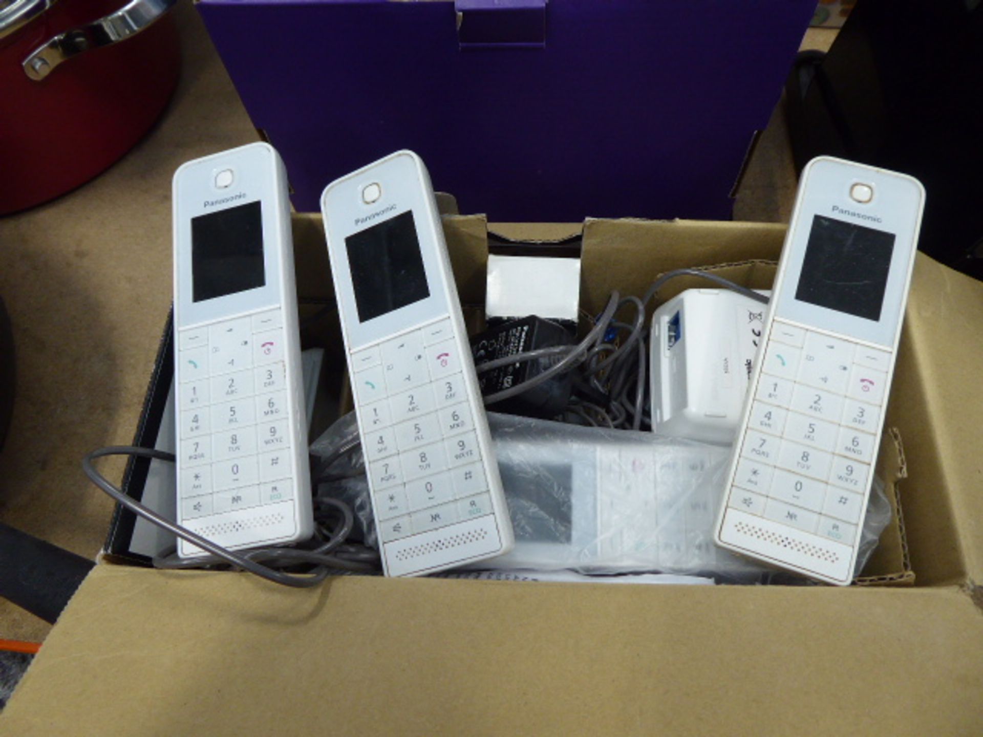 Panasonic KXTG224 digital cordless phone with answering machine