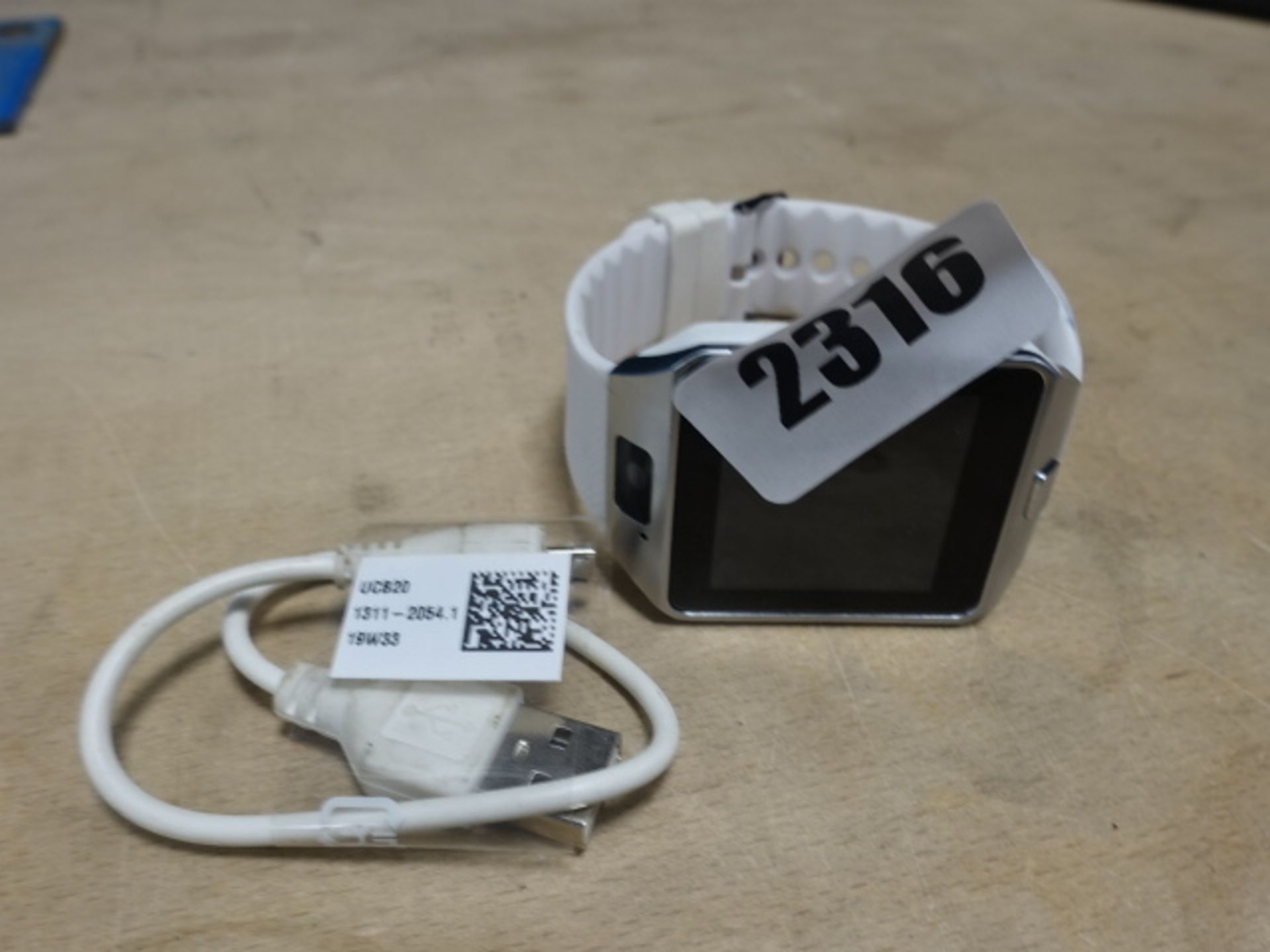 Android smart watch with charging cable