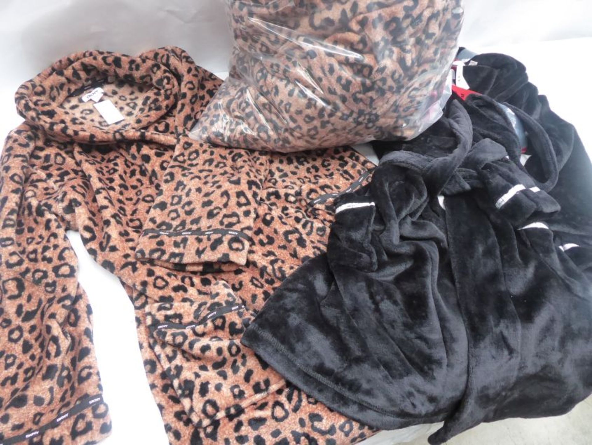 Bag containing 6 leopard print dressing gowns and a black dressing gown by DKNY, size S-M - Image 2 of 2