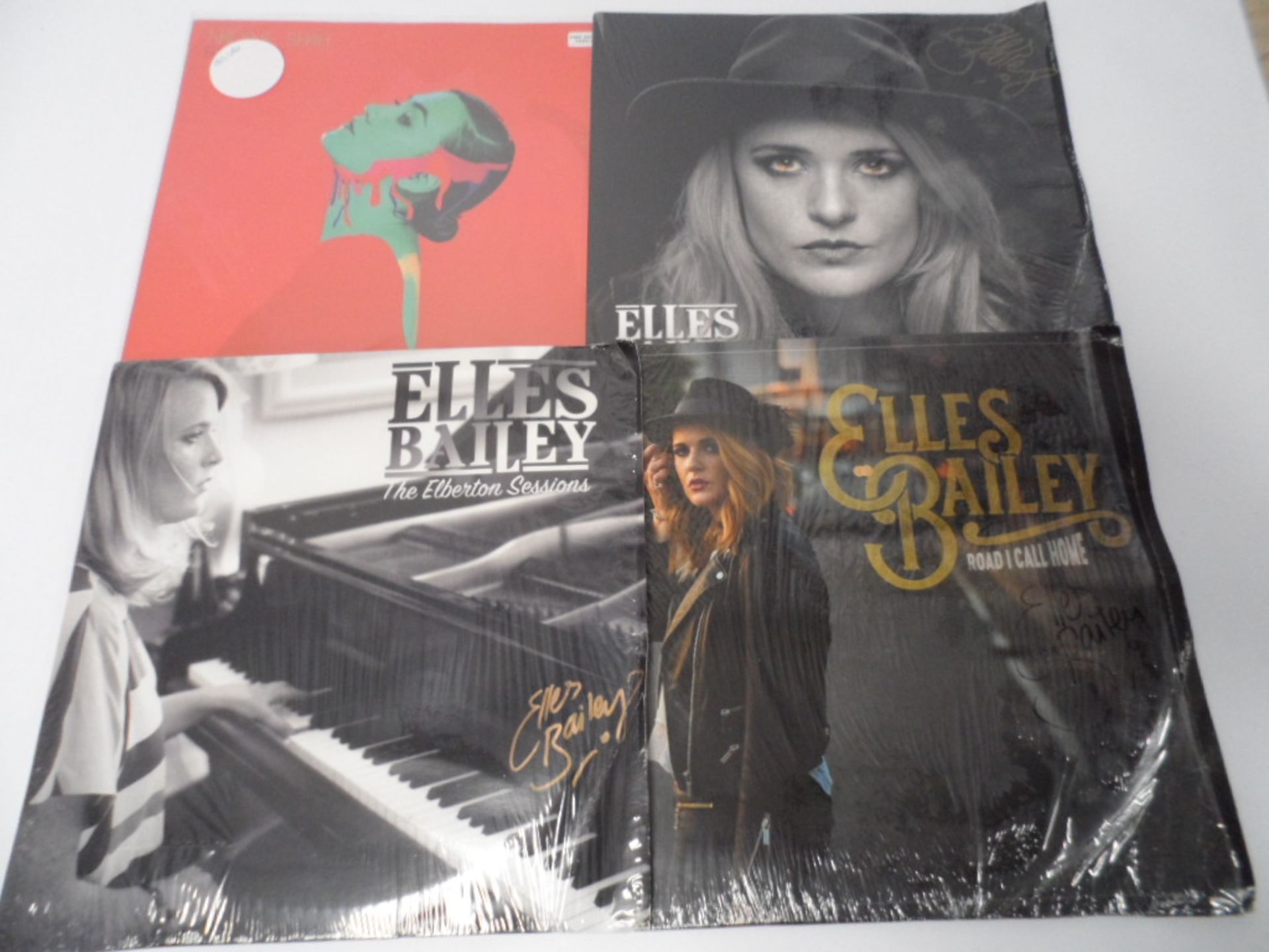 Box containing Vinyl records approx 50, including David Bowie, Elton John, Stevie Nicks, Elles - Image 6 of 6