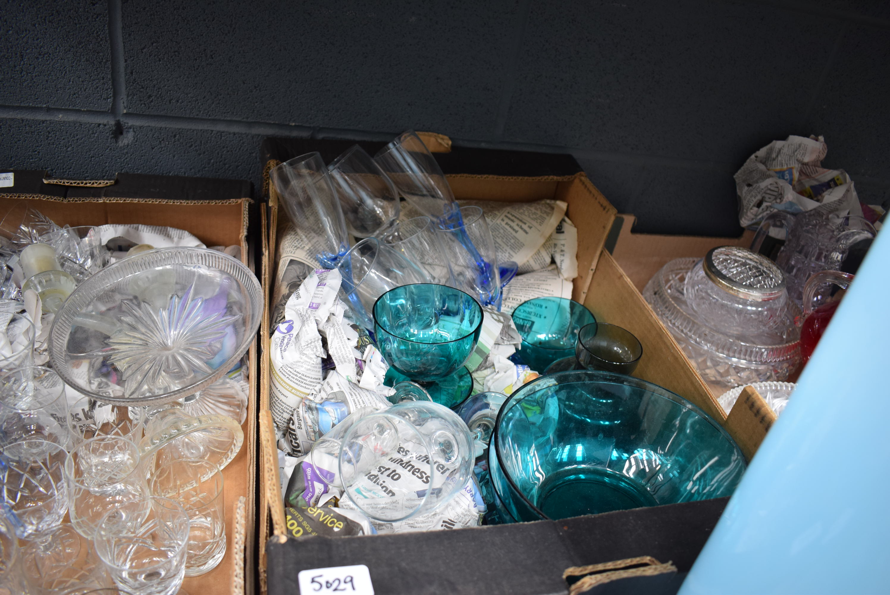 A quantity of glassware including drinking glasses and decorative items (4 x boxes) - Image 3 of 5