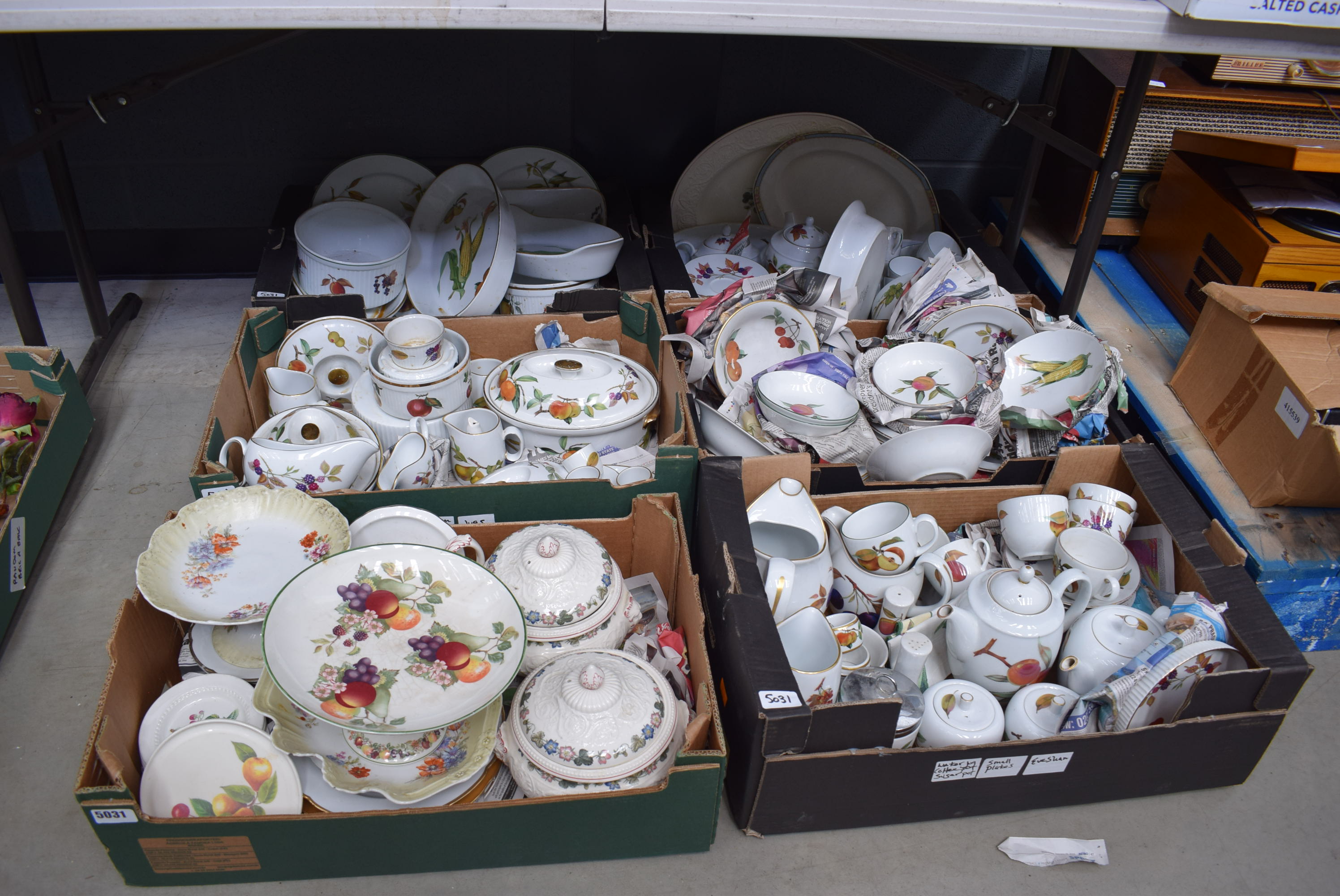 A quantity of part dinner services including Worcester Evesham pattern dinnerware (6 x boxes)