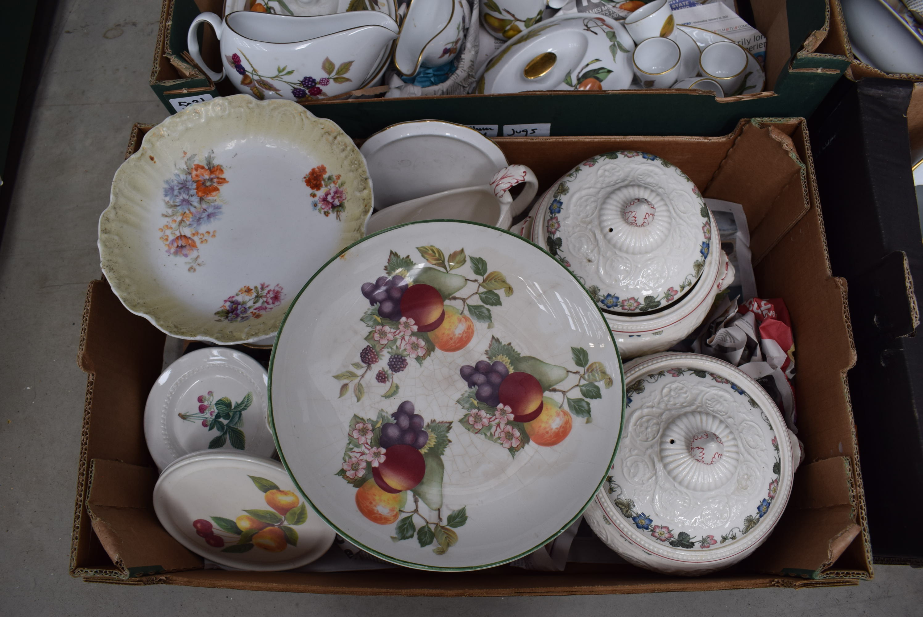 A quantity of part dinner services including Worcester Evesham pattern dinnerware (6 x boxes) - Image 2 of 7