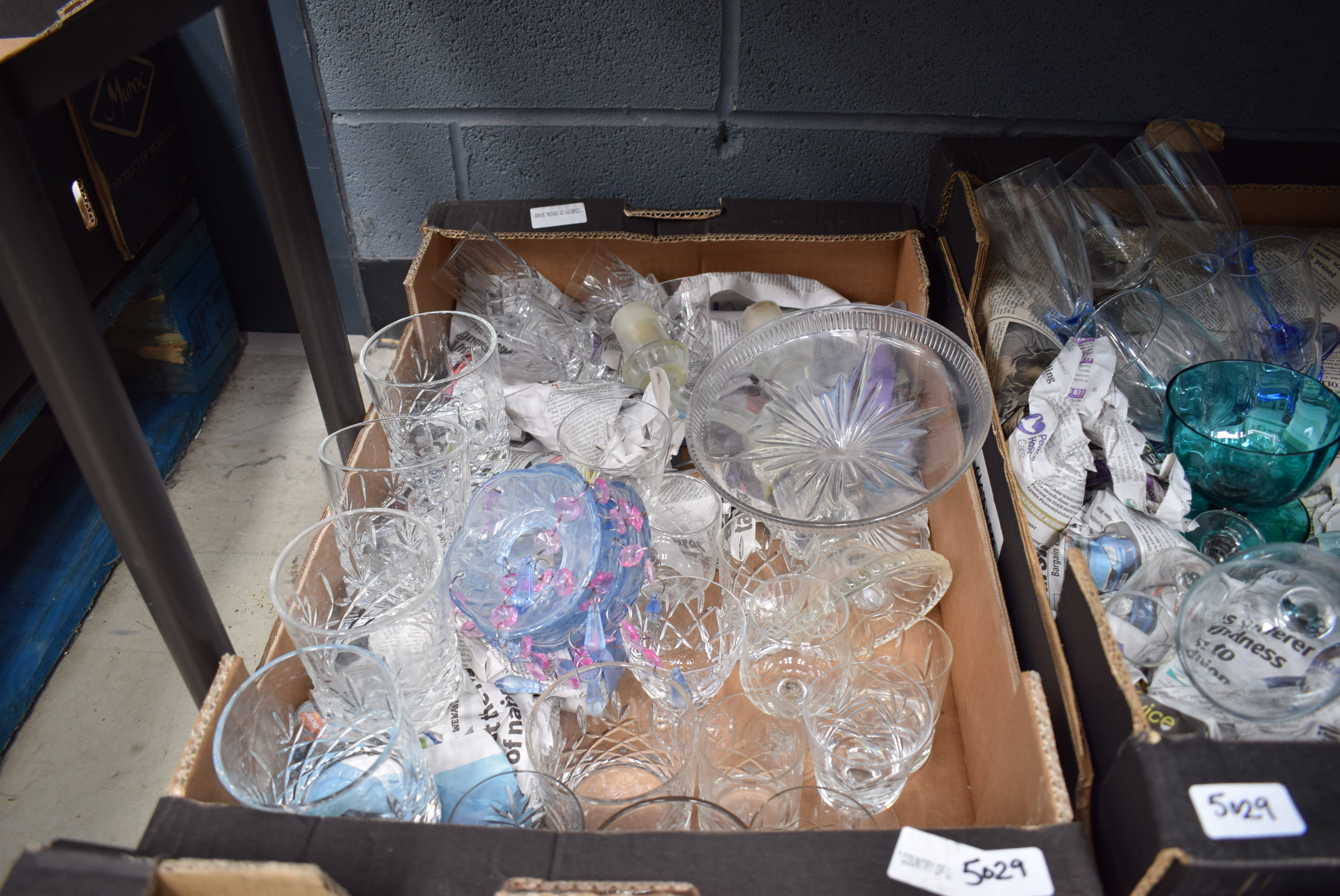 A quantity of glassware including drinking glasses and decorative items (4 x boxes) - Image 2 of 5