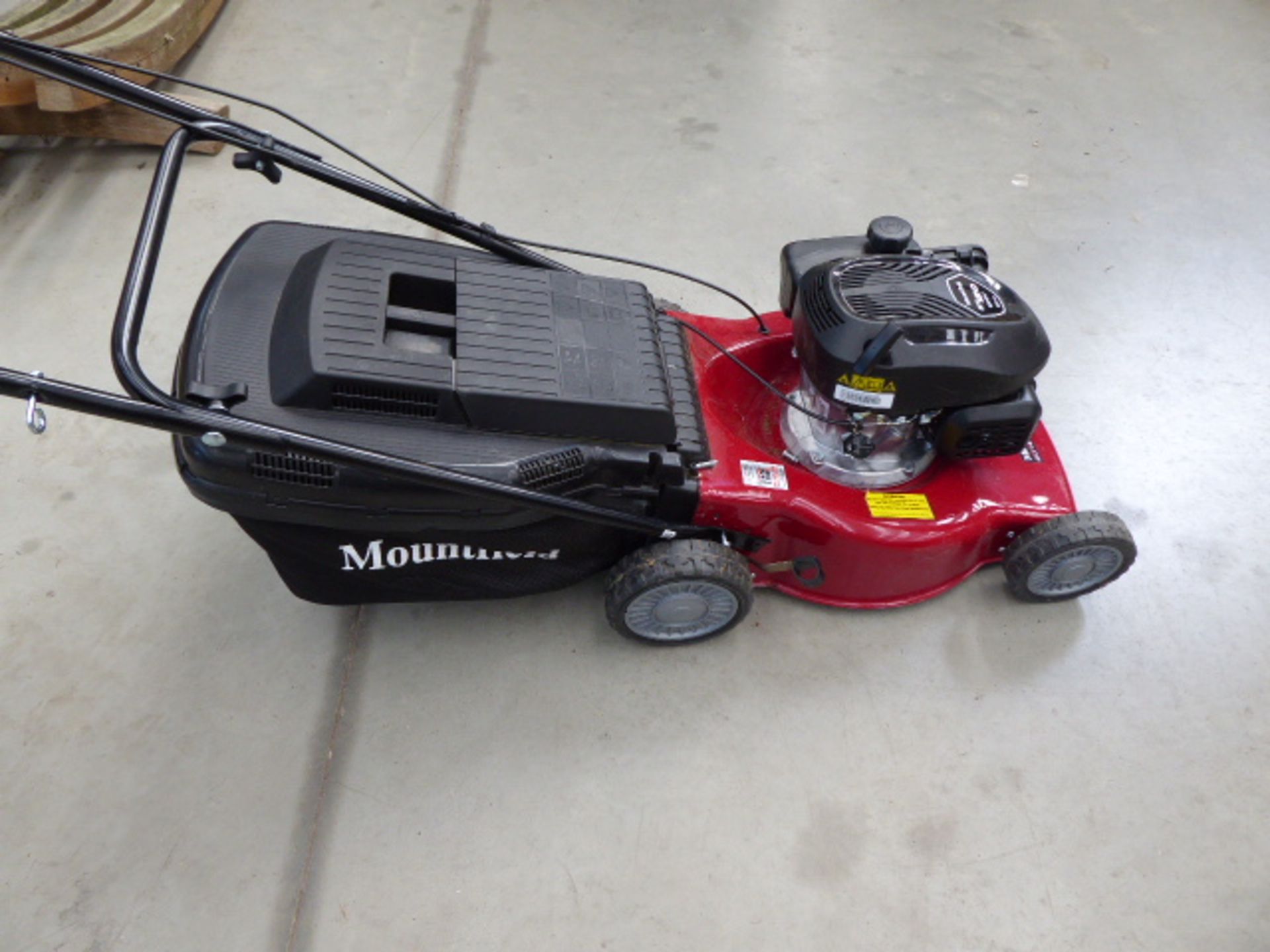 Mountfield SP454 petrol engine lawn mower with grass box