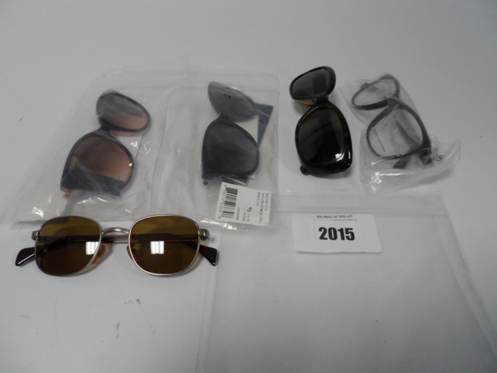 Bag of loose sunglasses and frames, by Swarovski, Marc jacobs, Ray-Ban etc.