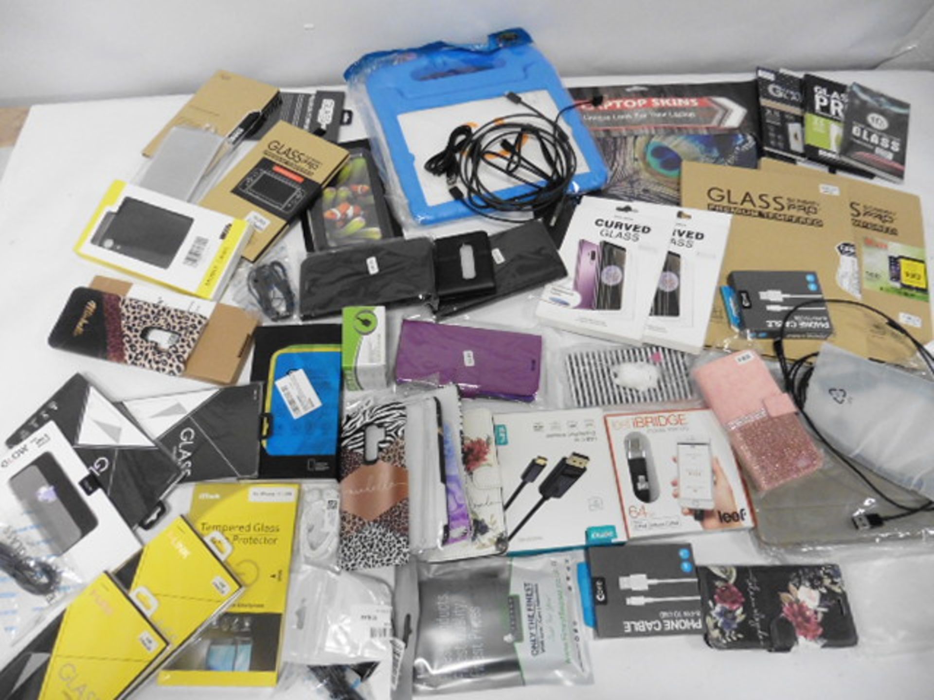 Bag of mobile phone screen covers , cases, and loose cables, etc