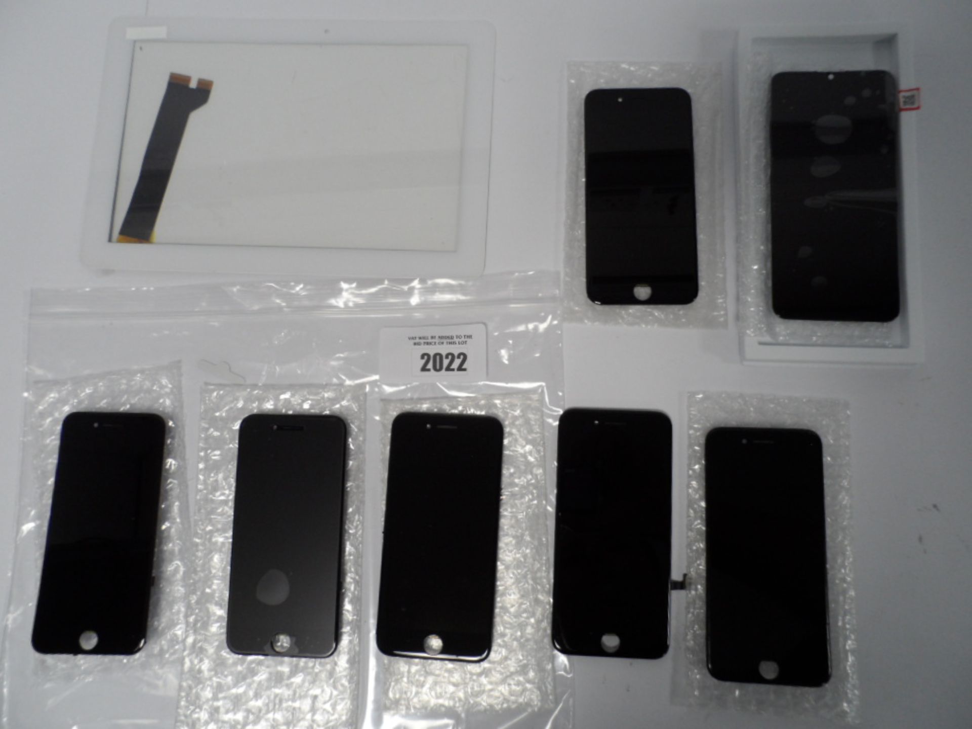 Bag of Replacement and spare mobile phone and other Screen assembly's.