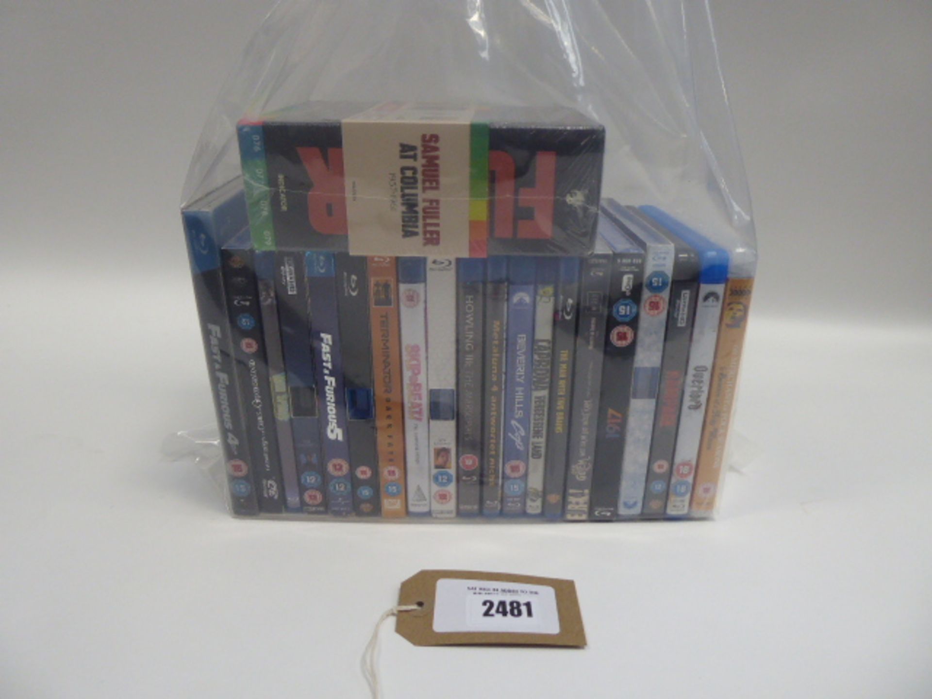 Bag containing quantity of various Blu-Ray films/boxsets