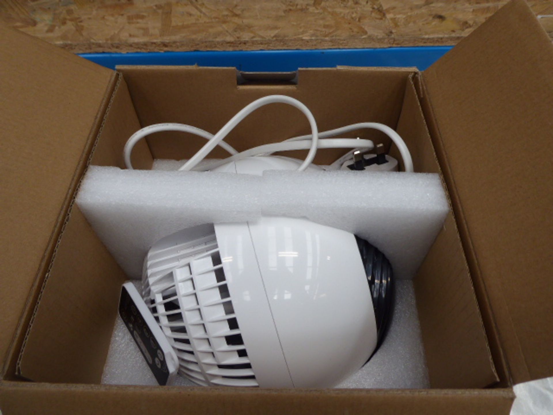 Boxed Woozoo air circulator fan with remote - Image 2 of 2