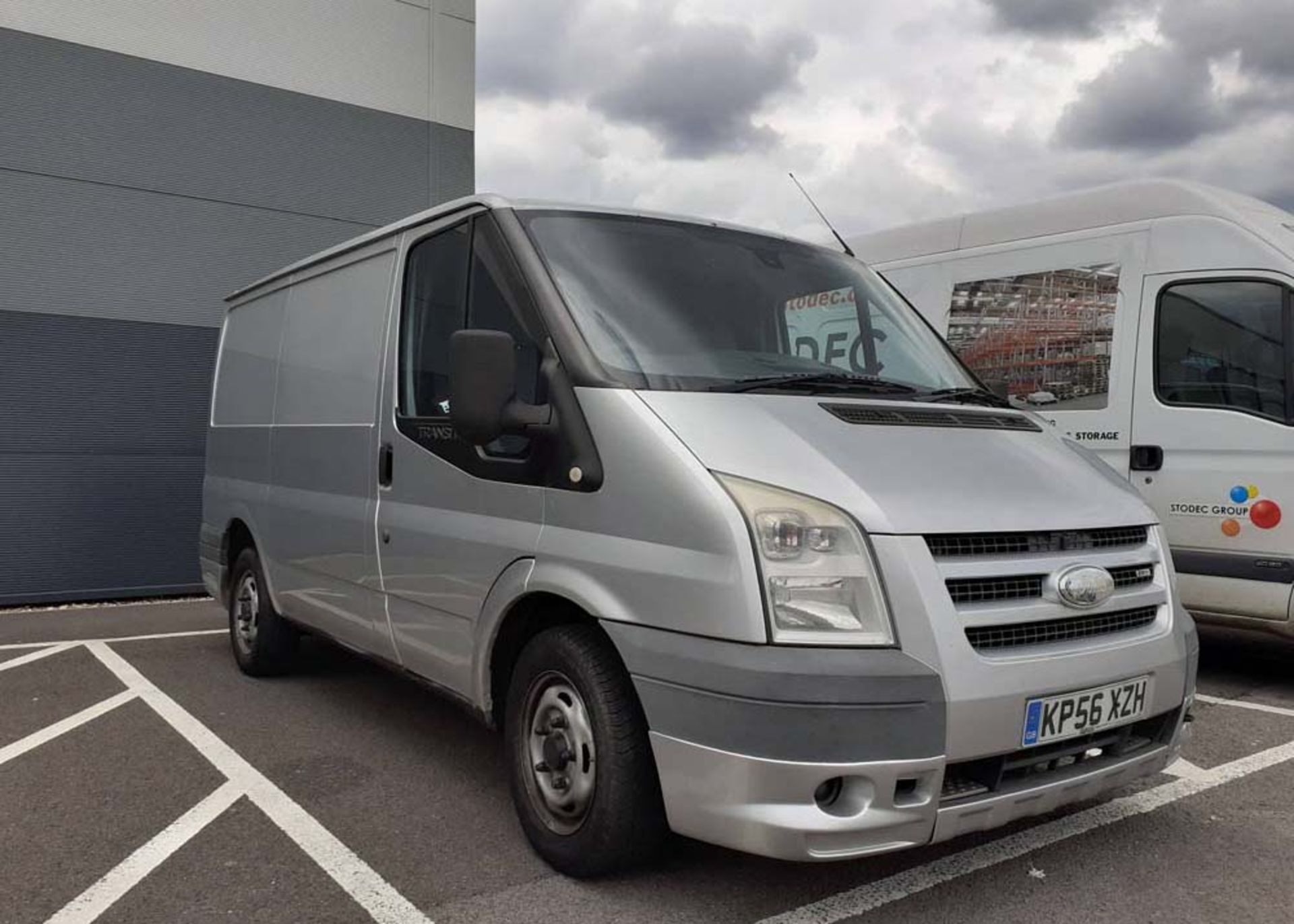 KP56 XZH (2006) (56) Ford Transit 130 T260 FWD diesel panel van. 2198cc. 180628 miles.