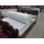 Dark wood 4'6 bedstead