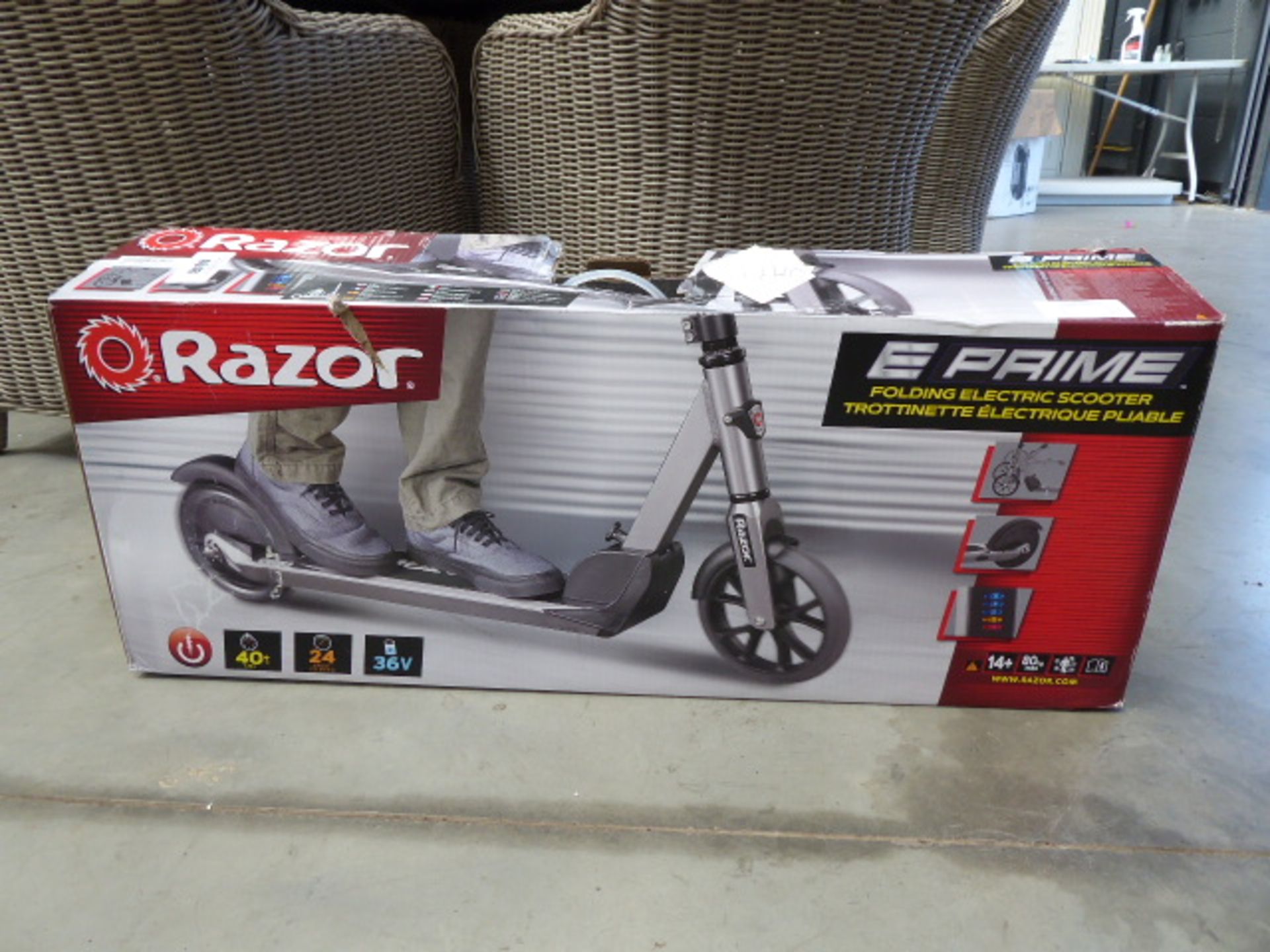 Boxed Razor scooter with charger