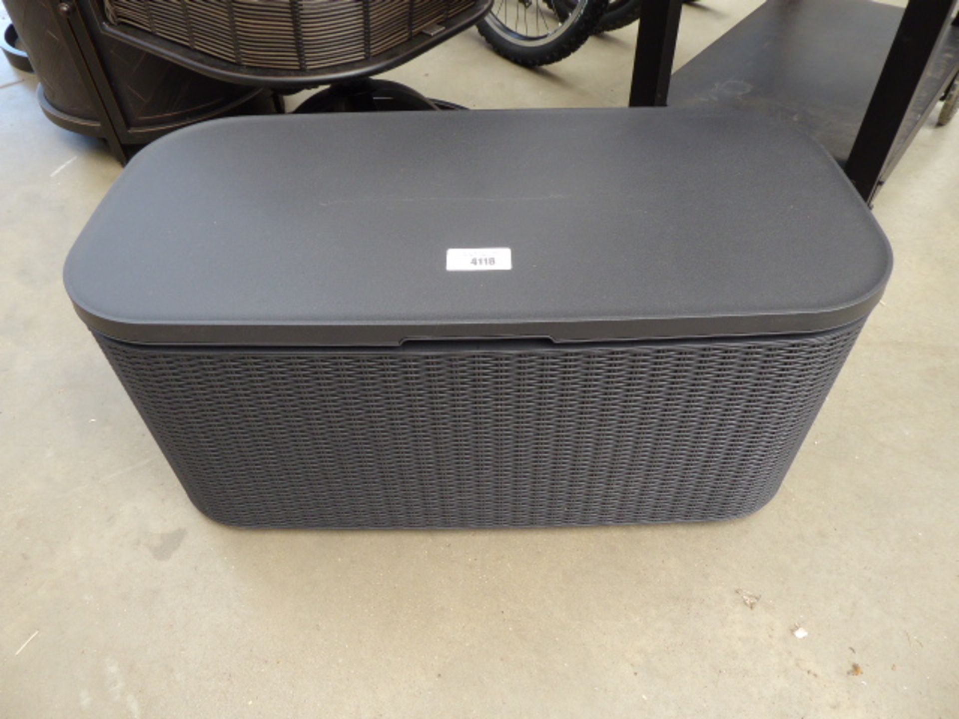 Rattan style coolbox