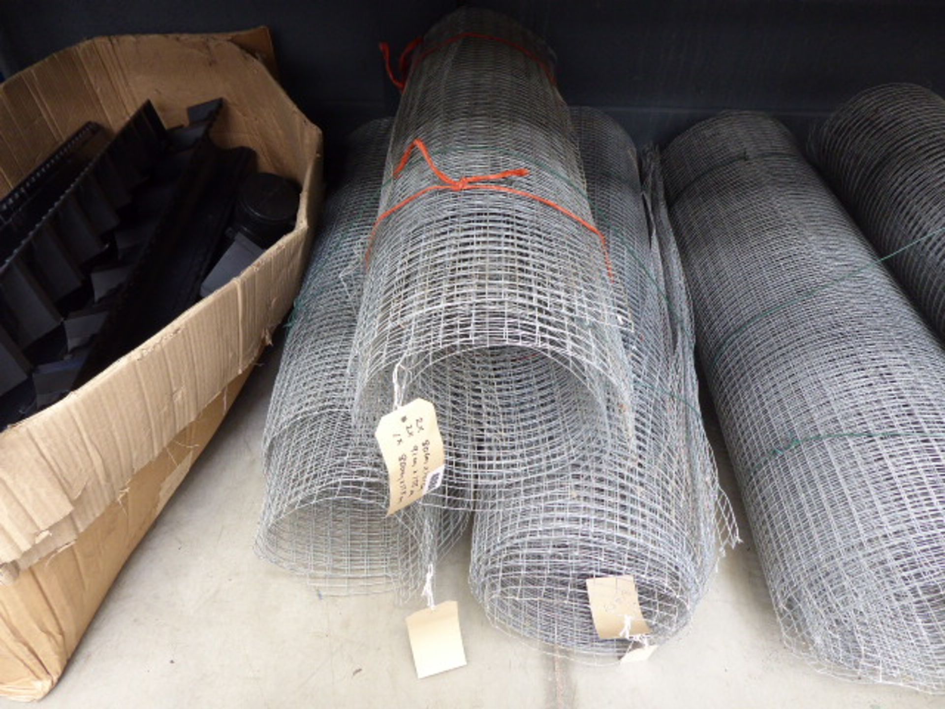 3 rolls of garden mesh