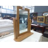 Table top swing mirror in oak frame