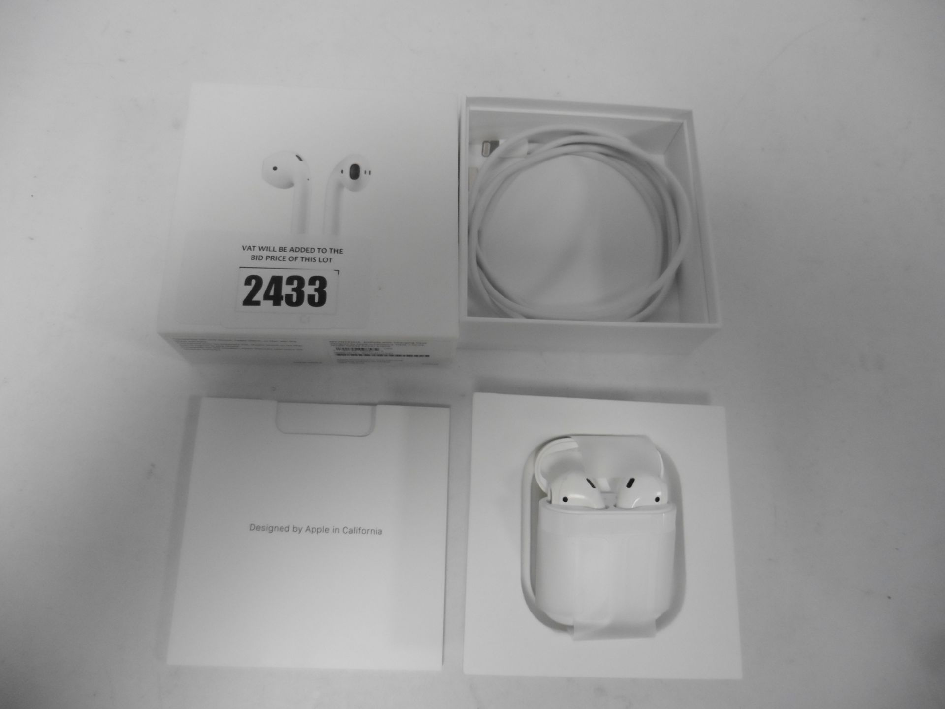 Pair Apple Airpods 1st Generation with charger and box
