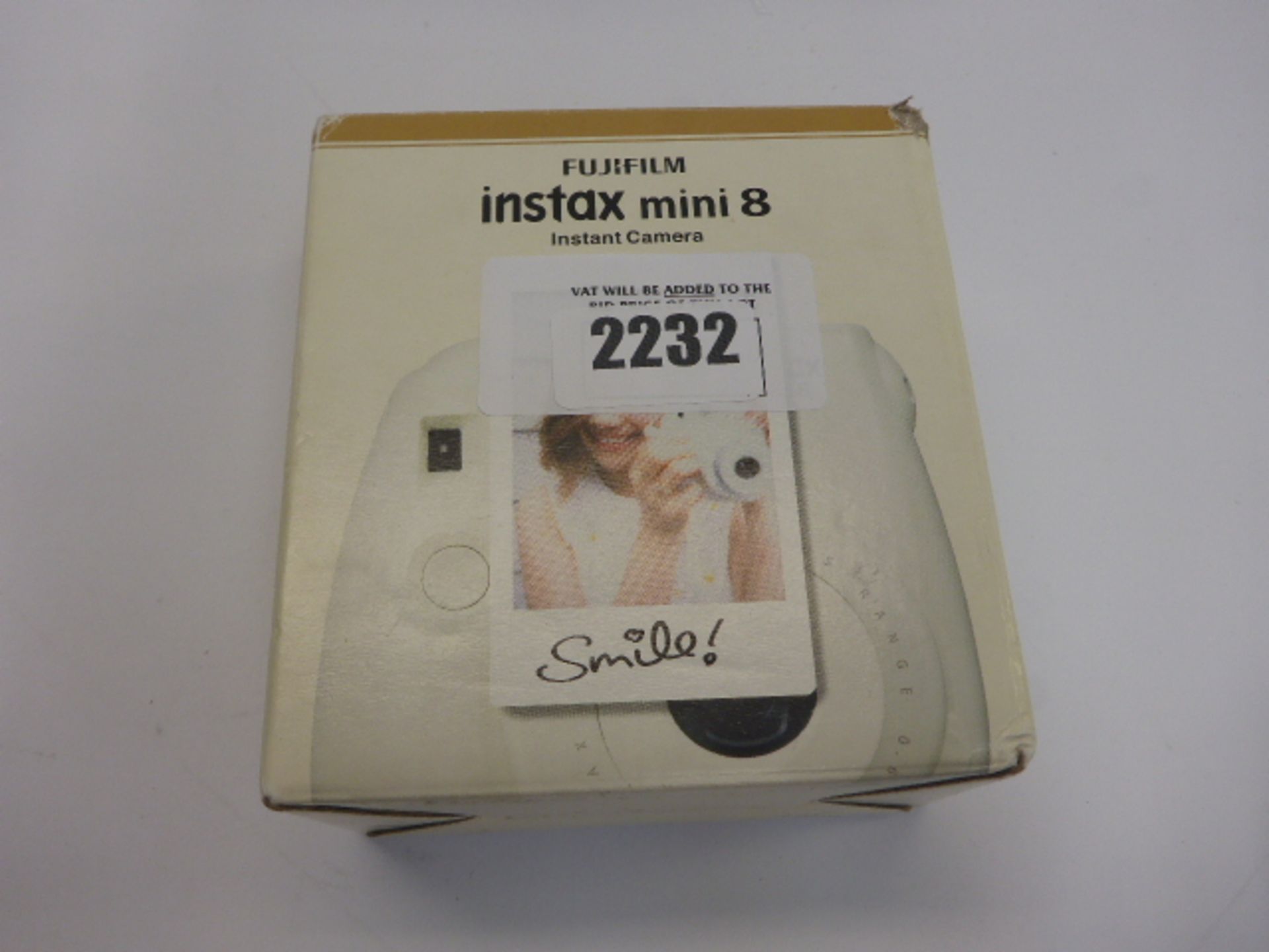 Fujifilm Instax Mini 8 in white