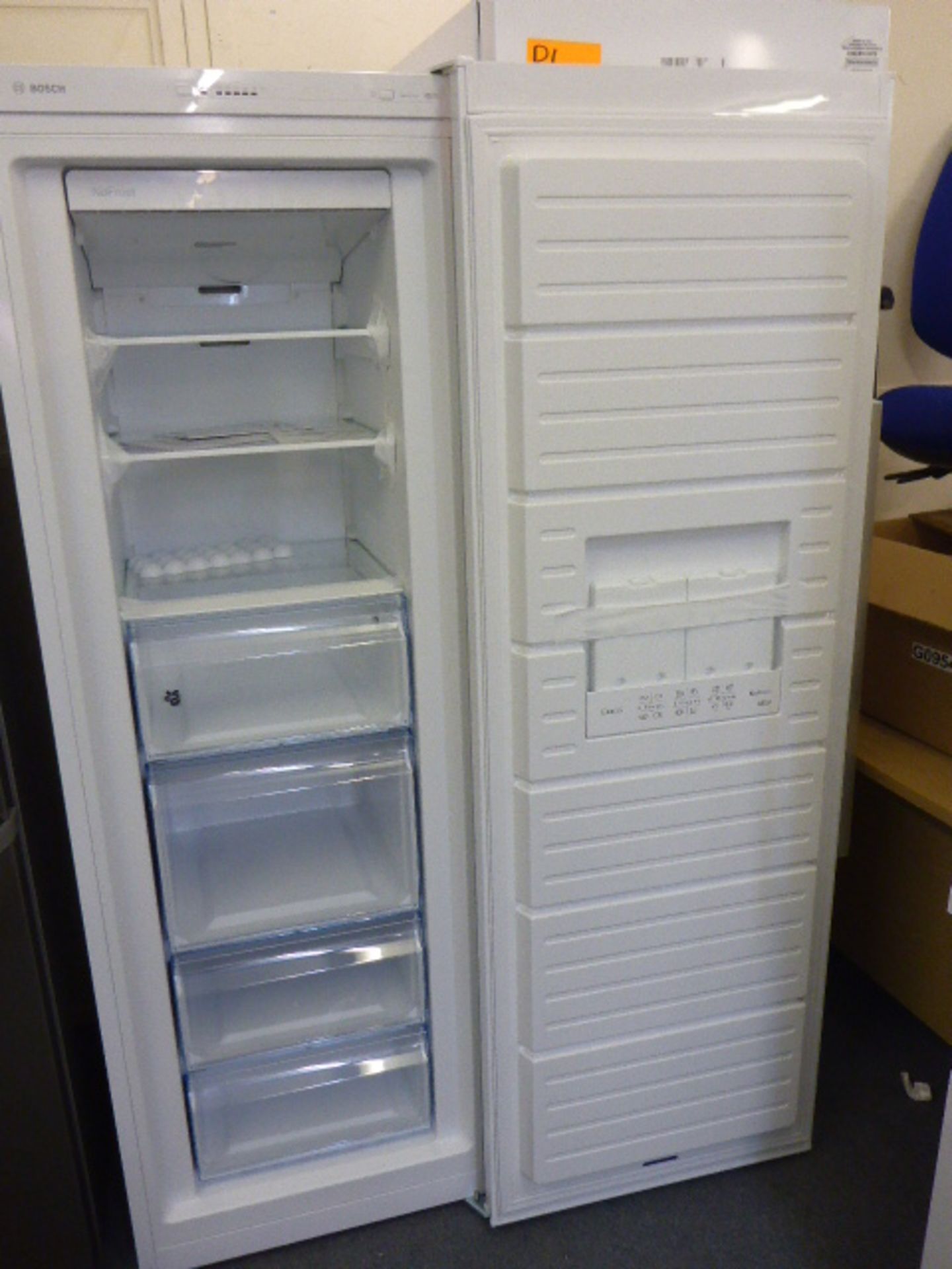 GSN33VW3PGB Bosch Free-standing upright freezer - Image 2 of 2