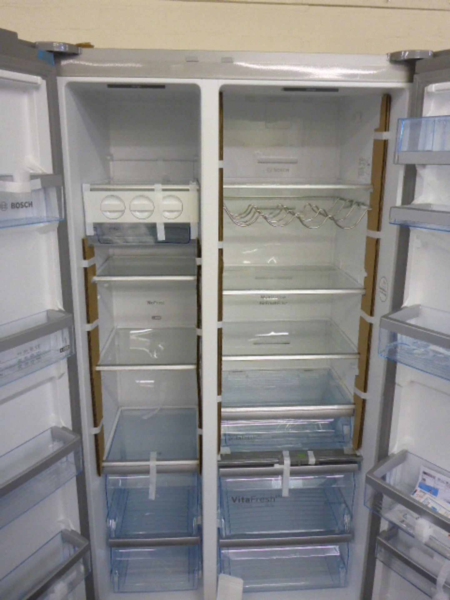 KAN92LB35GB Bosch Side-by-side fridge-freezer - Image 2 of 2