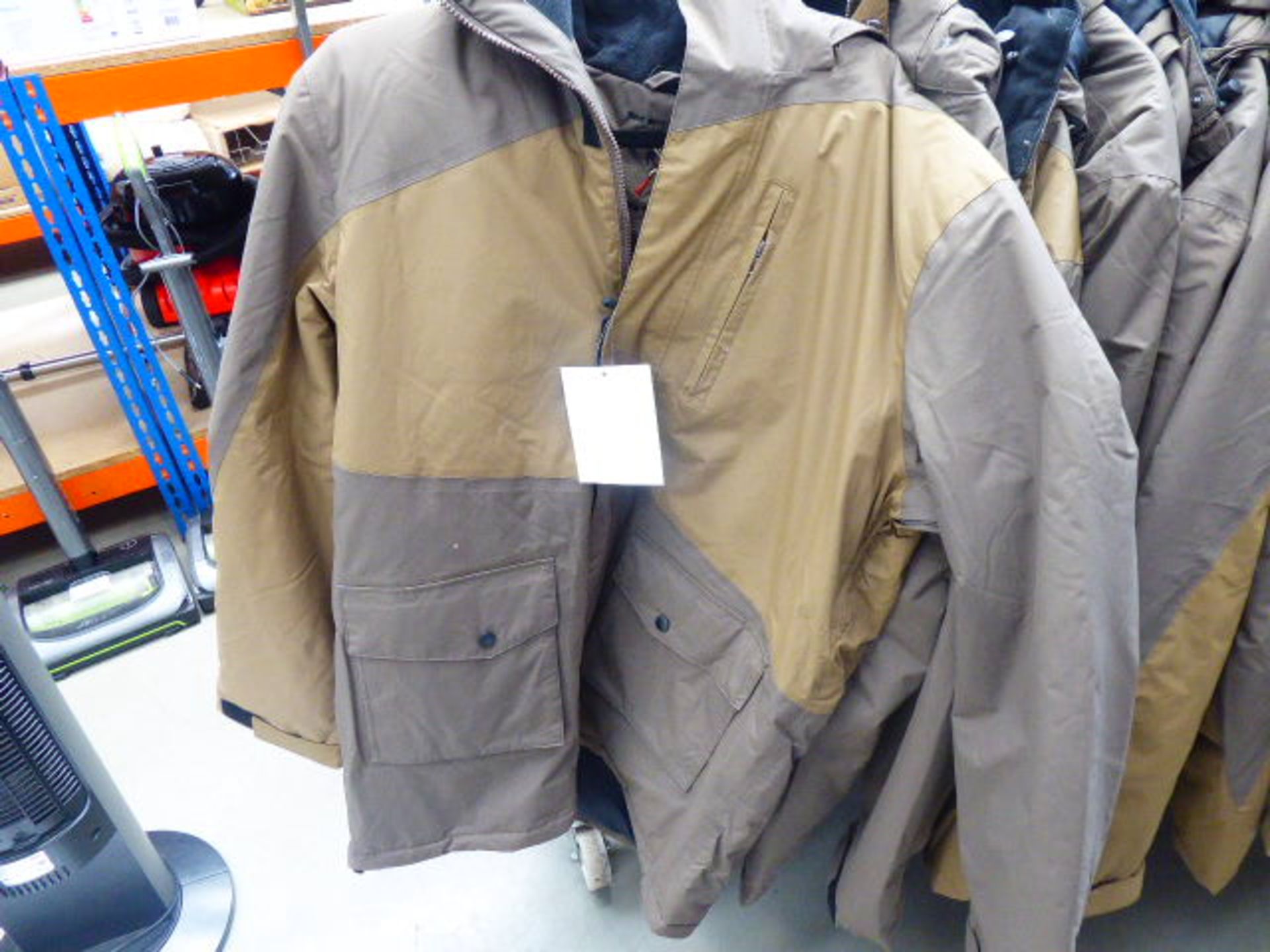 Full zip hooded Rod & Gun coat size M