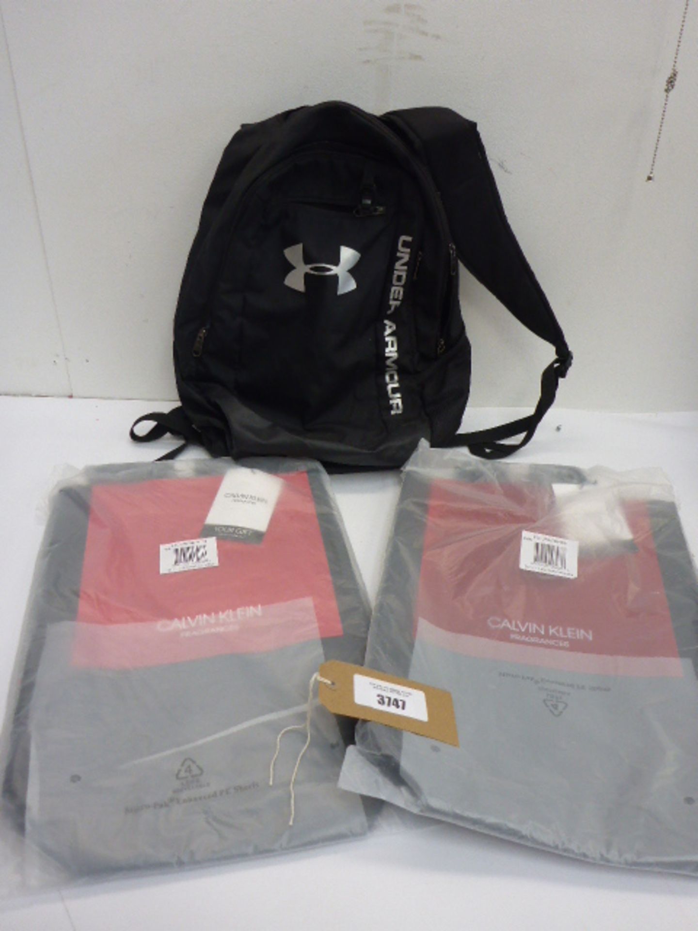 2 Calvin Klein tote bags and Under Armour rucksack (used)
