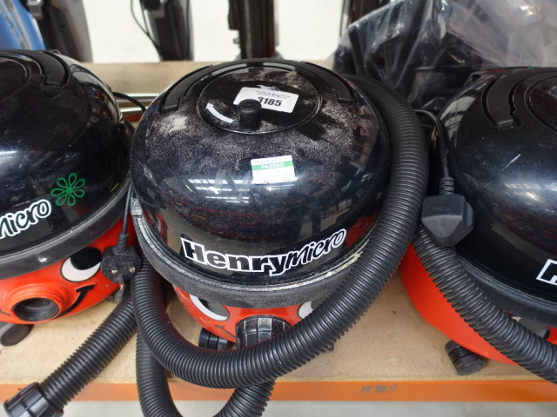 Henry micro vacuum cleaner plus pole