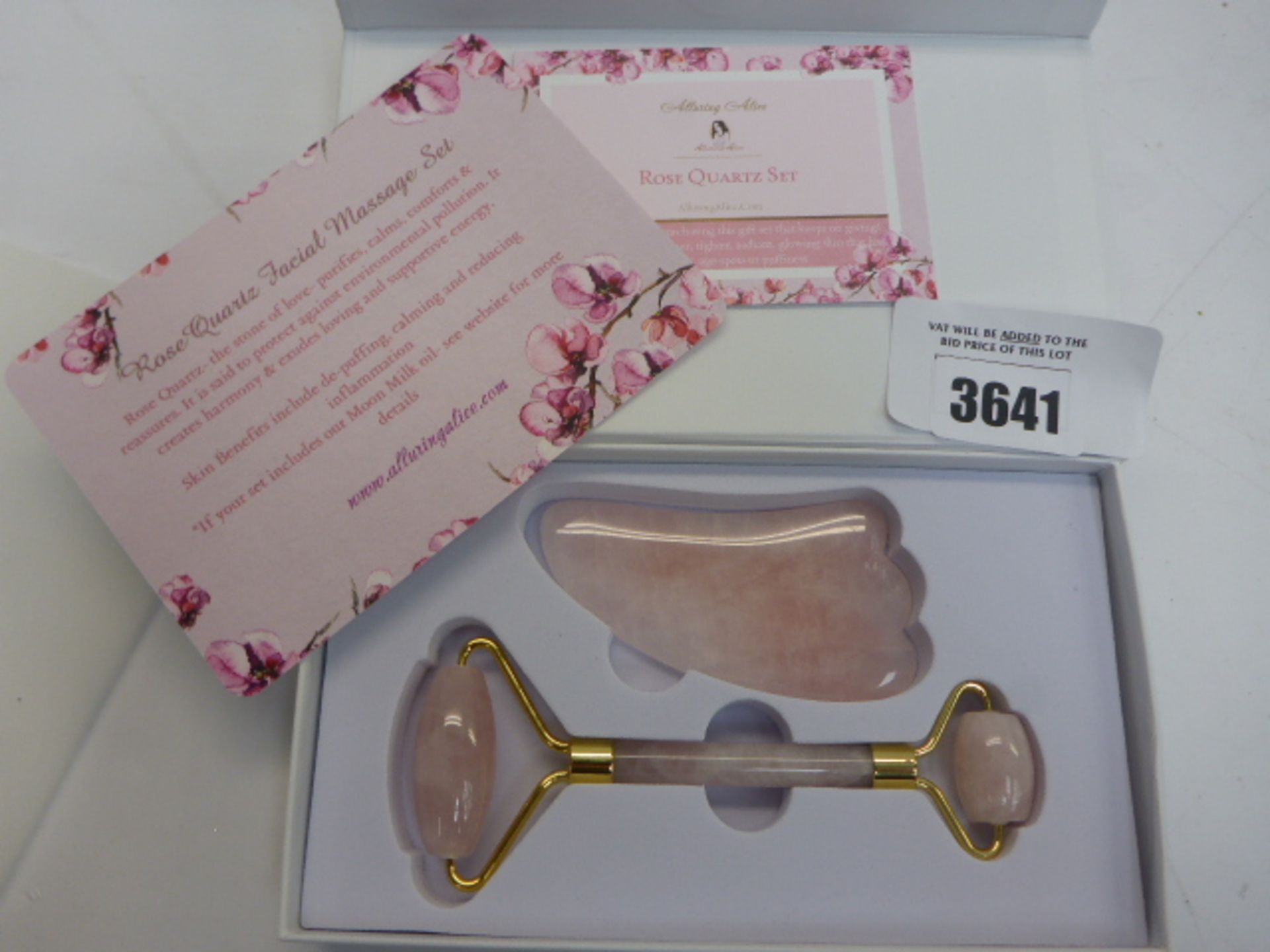 Alluring Alice rose quartz roller and gua sha anti aging set