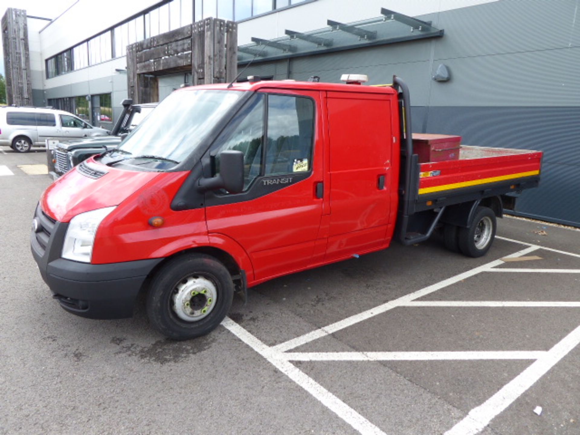 LO61 YWW (2011) Ford Transit 100 T350L D/C RWD, diesel in red/green MOT: 03/09/2020 - Image 5 of 10