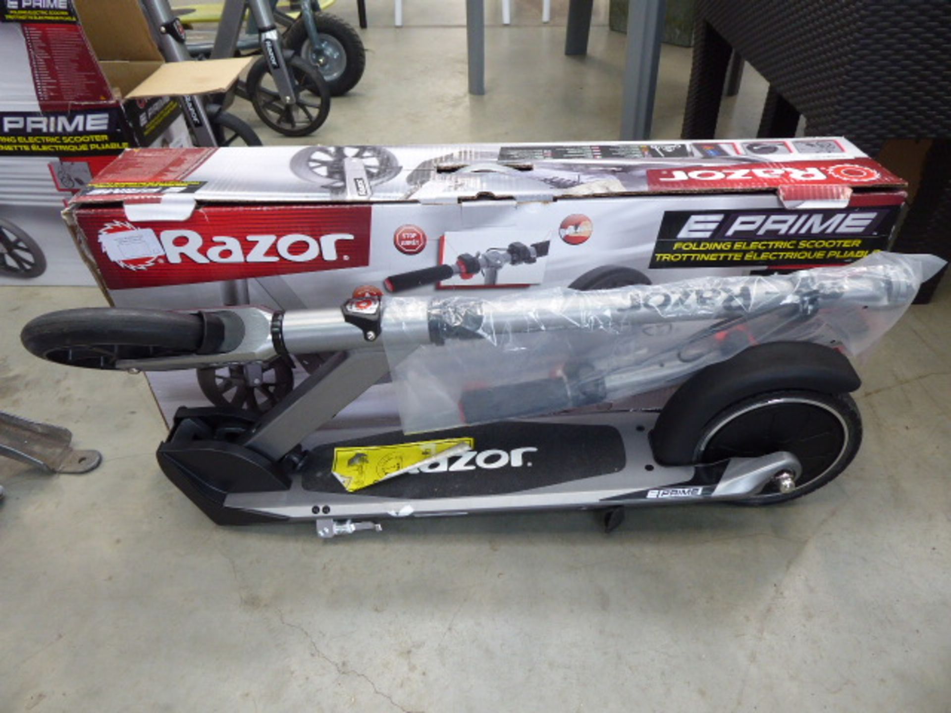 Boxed Razor electric scooter no charger - Image 2 of 2