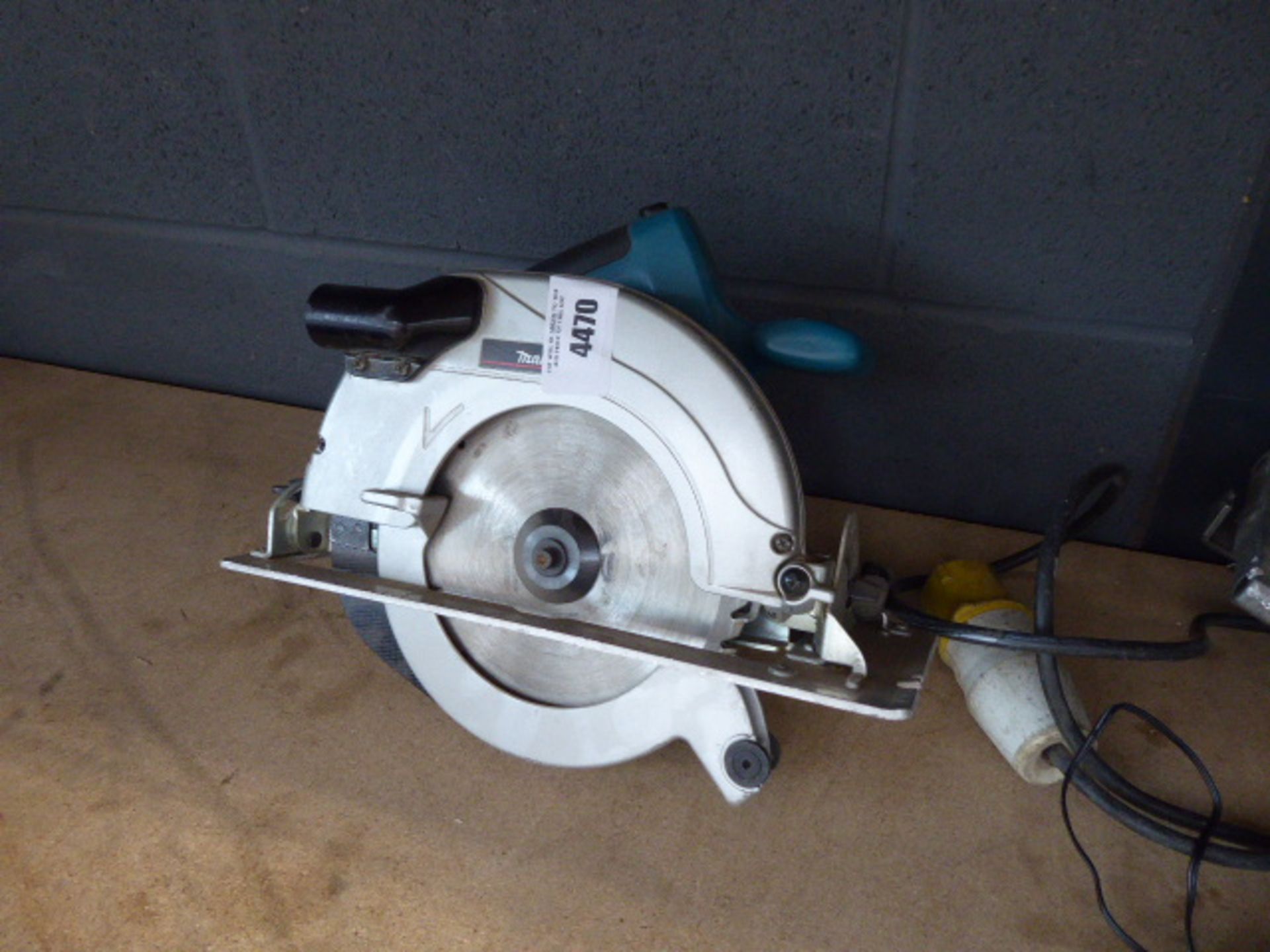 Makita battery powered circular saw (no battery/no charger) and 110v router