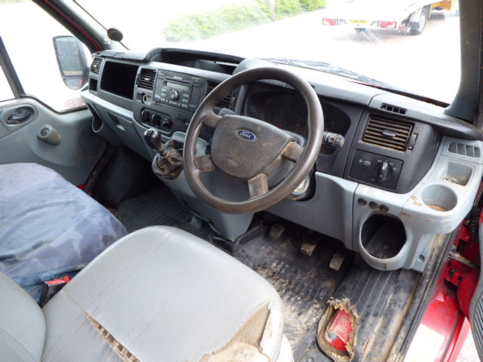 LO61 YWW (2011) Ford Transit 100 T350L D/C RWD, diesel in red/green MOT: 03/09/2020 - Image 7 of 10