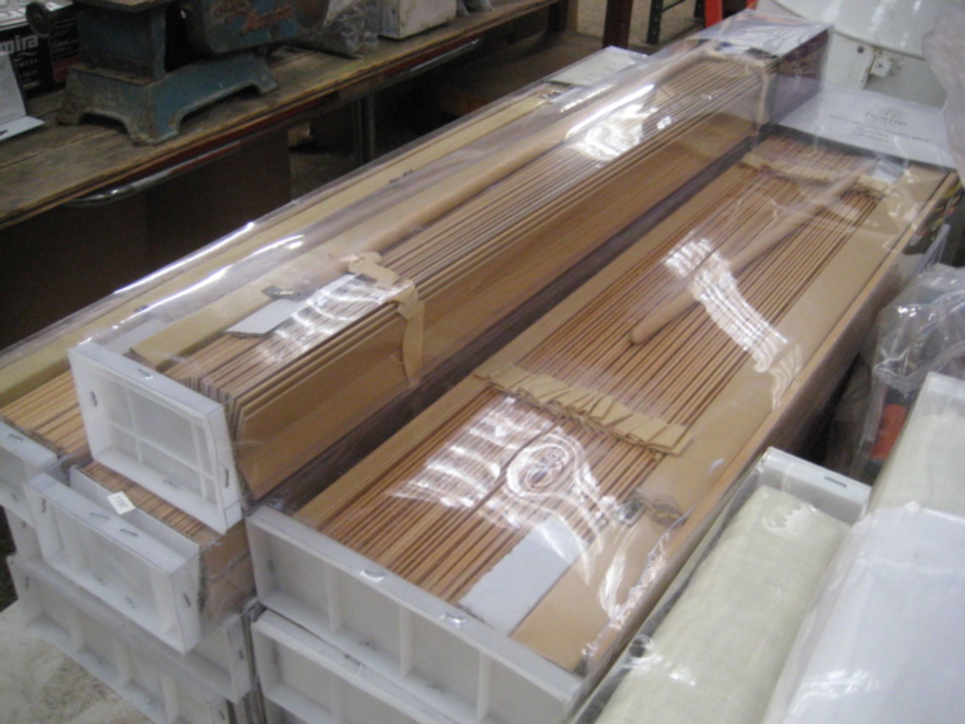 8 various packs of Venetian style blinds incl. 90x152cm and 90x160cm