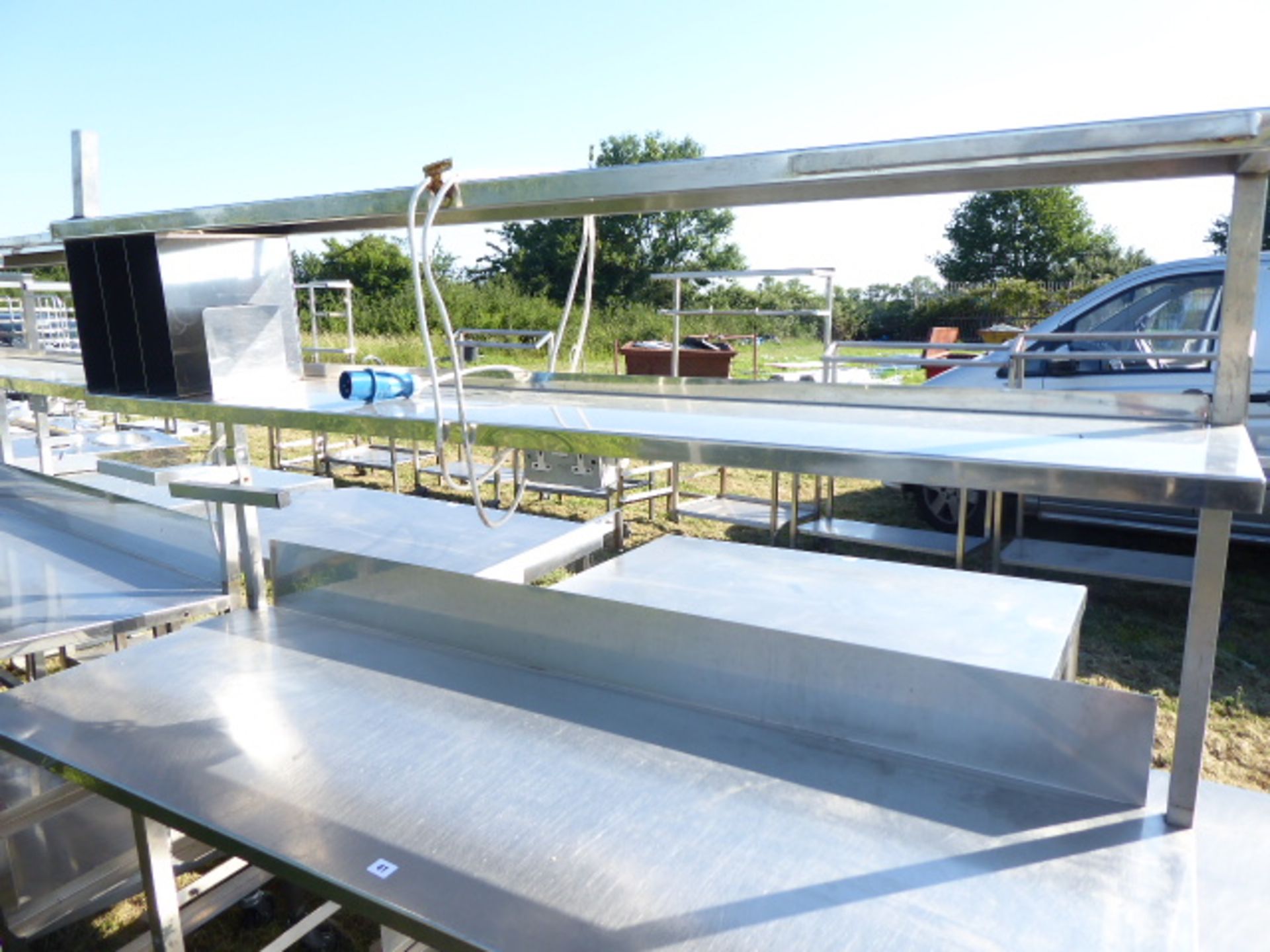 Stainless steel mobile food preparation station with 2 shelves over, shelf under space for trays, - Image 3 of 3