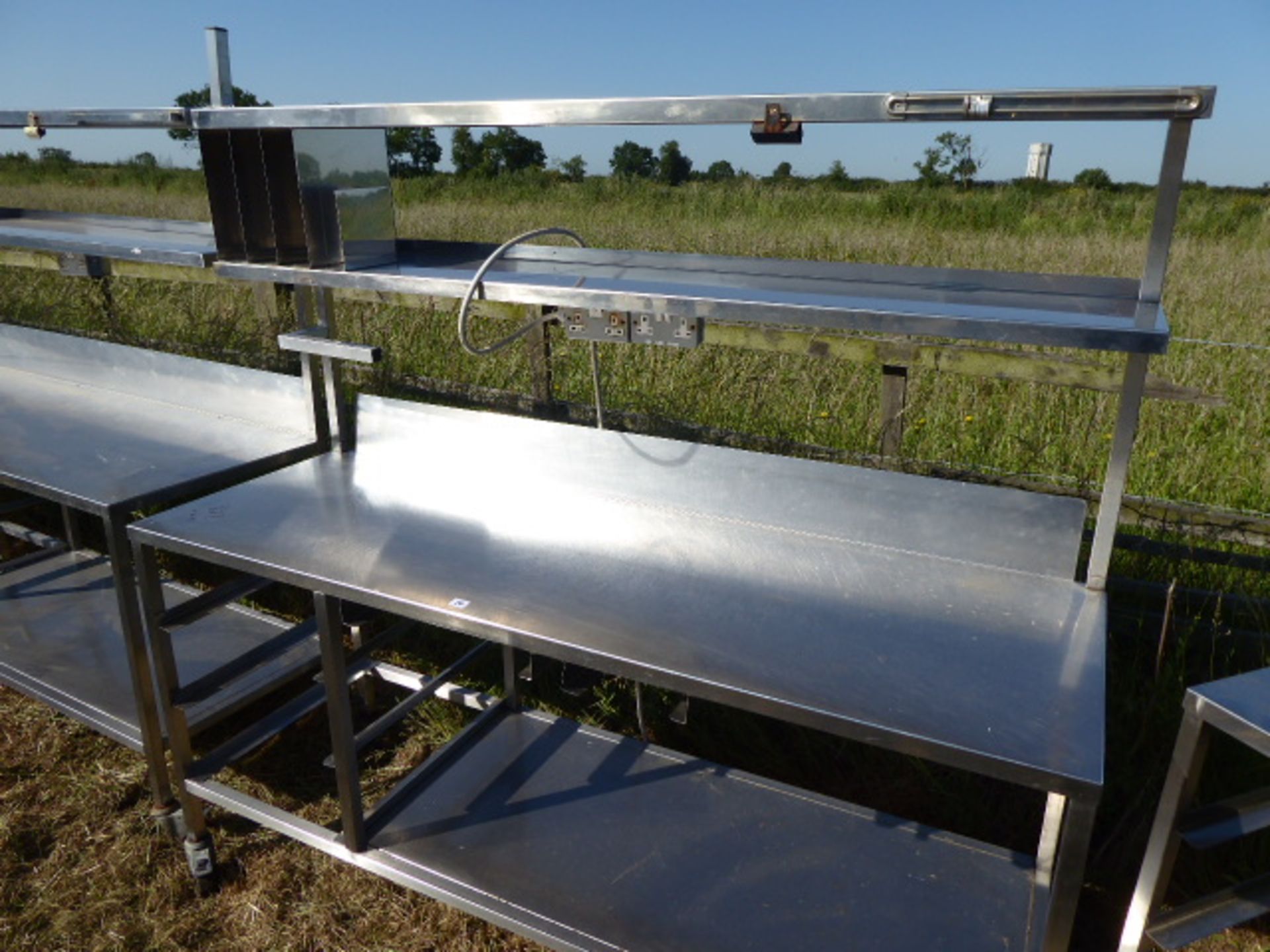 Stainless steel mobile food preparation station with 2 shelves over, shelf under space for trays, - Image 2 of 2